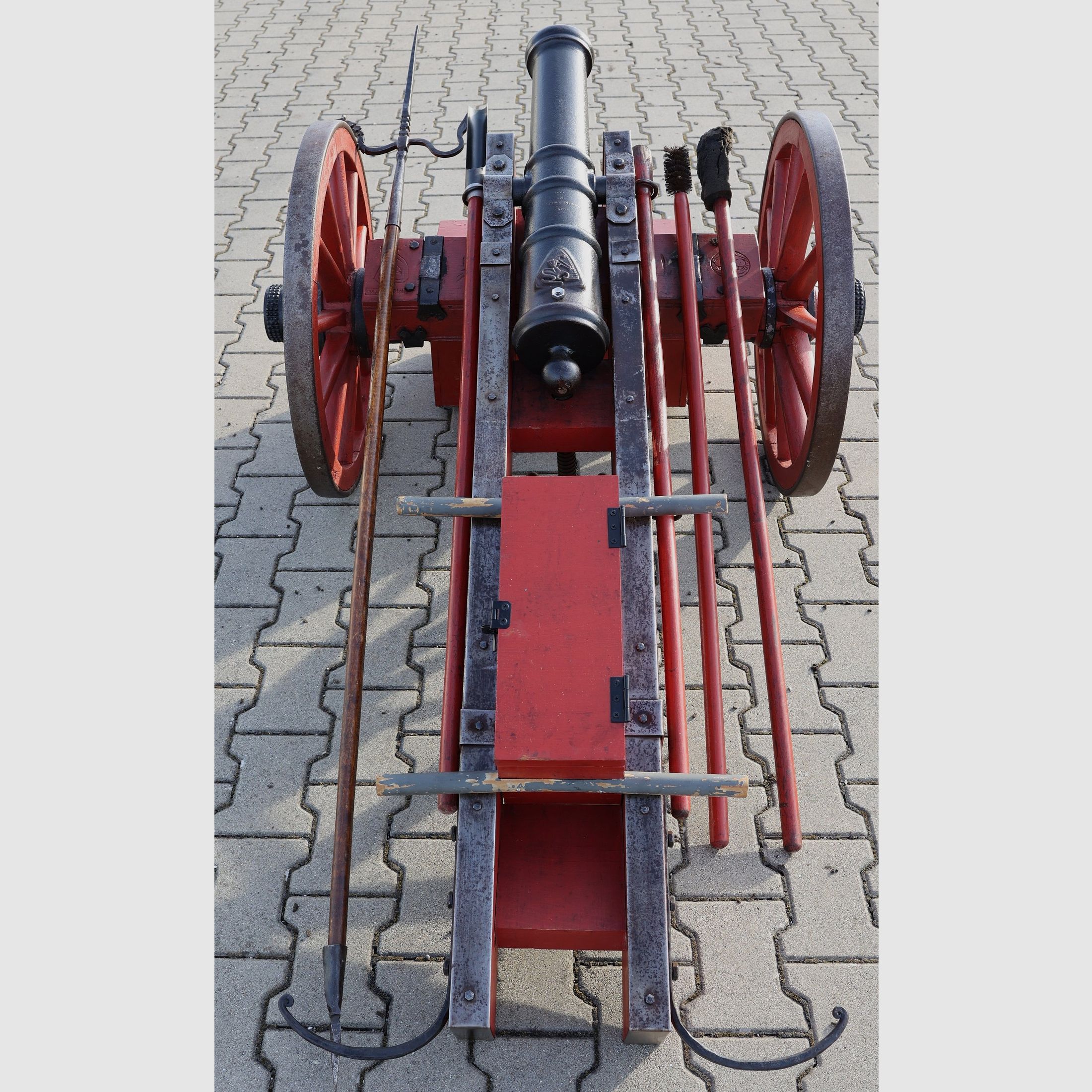 Muzzleloader cannon with proof for reenactment of the 30 Years' War with accessories