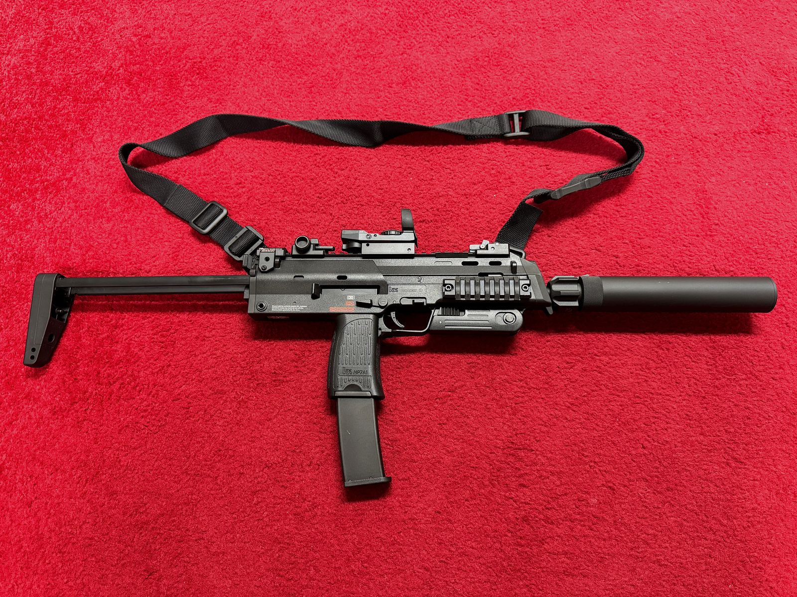 VFC H&K MP7 A1  GBB Gas Blow Back Airsoft 6mm  + Sling -Schalldämpfer- Micro Dot 