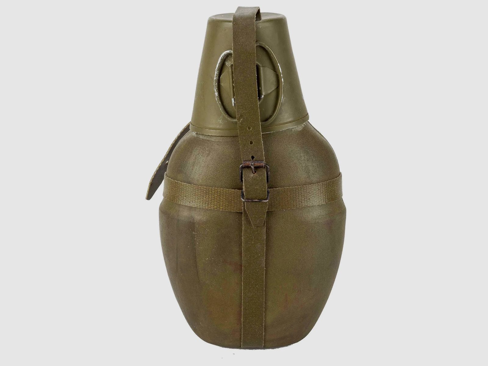 NVA NVA Feldflasche mit Becher isoliert gebraucht