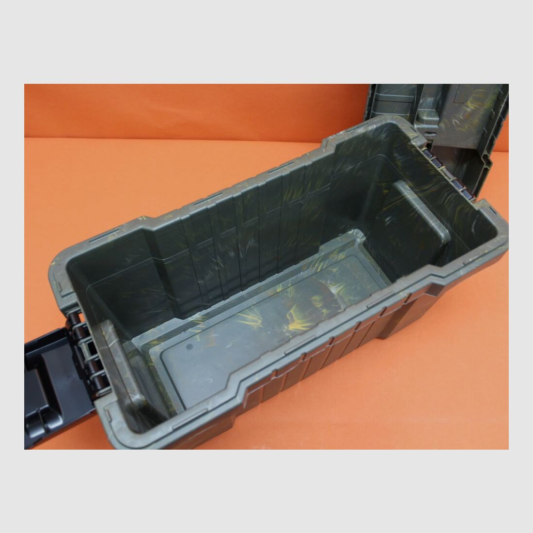 Plano Plano Shooters Case: Range-Box mit Gewehrablage Polymer camo-grün