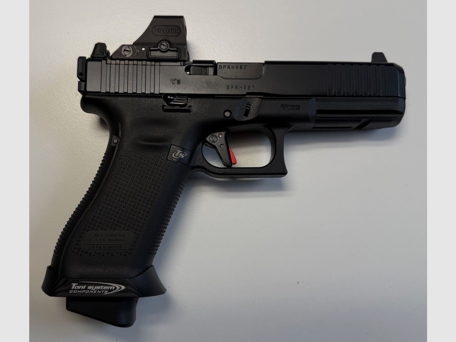 Glock 17 Gen.5 MOS 9x19, Holosun HE508T-RD-X2 mit umfangreichem, exklusivem Zubehör - NEUWERTIG