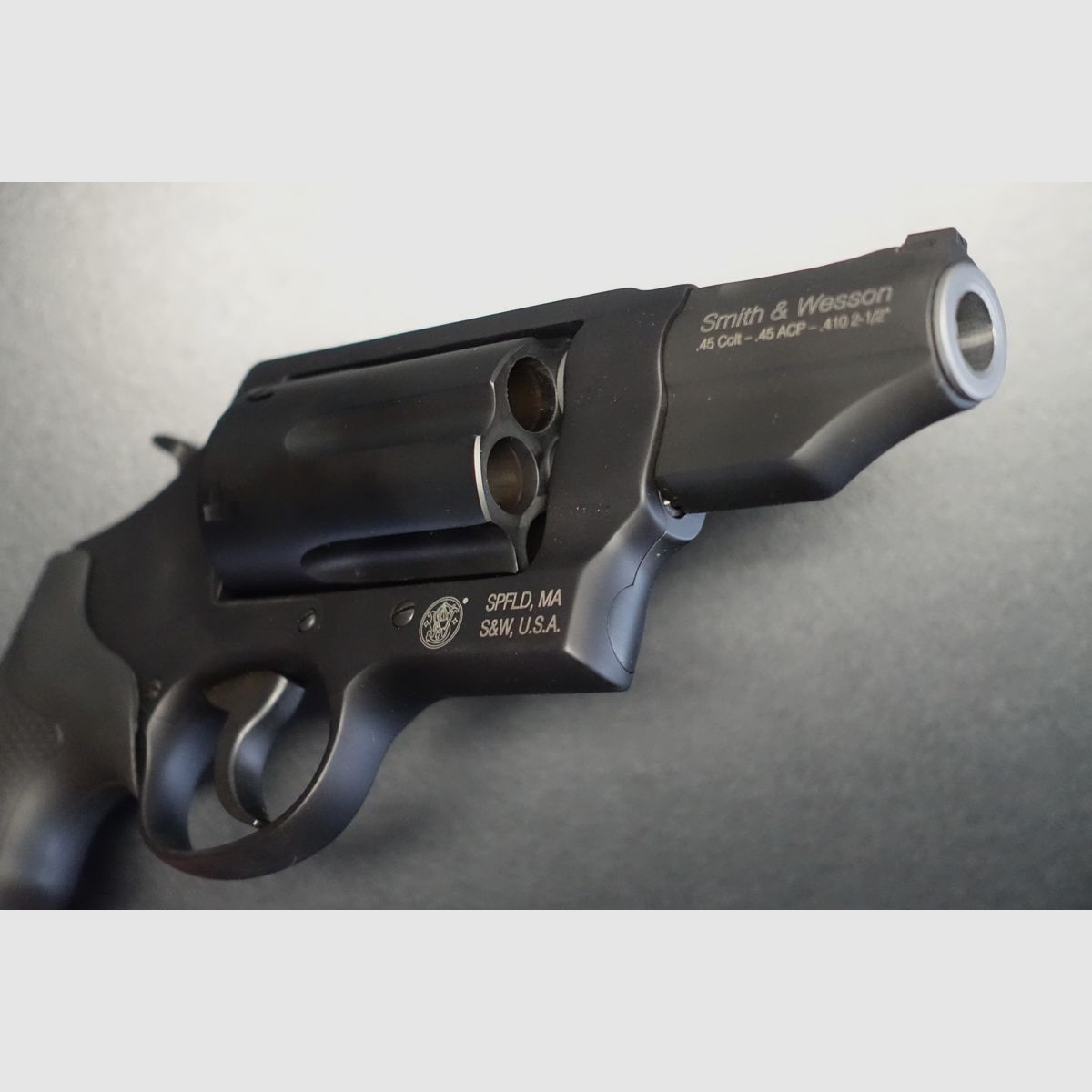 Smith & Wesson Governor, Bild 2 von 5