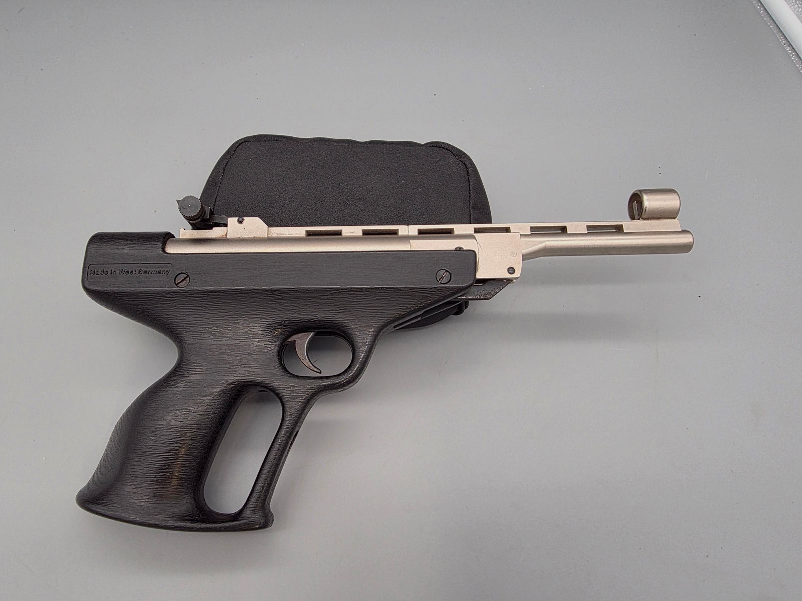 Collectionneurs attention Cal. 6,35mm Record IWG Mod. 77 pistolet à air Diabolo