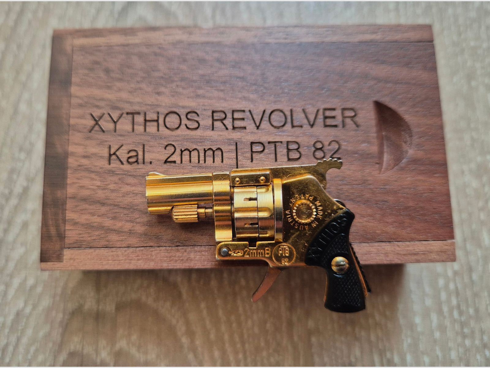 Xythos Automatikrevolver, 2mm, Gold, PTB 82!