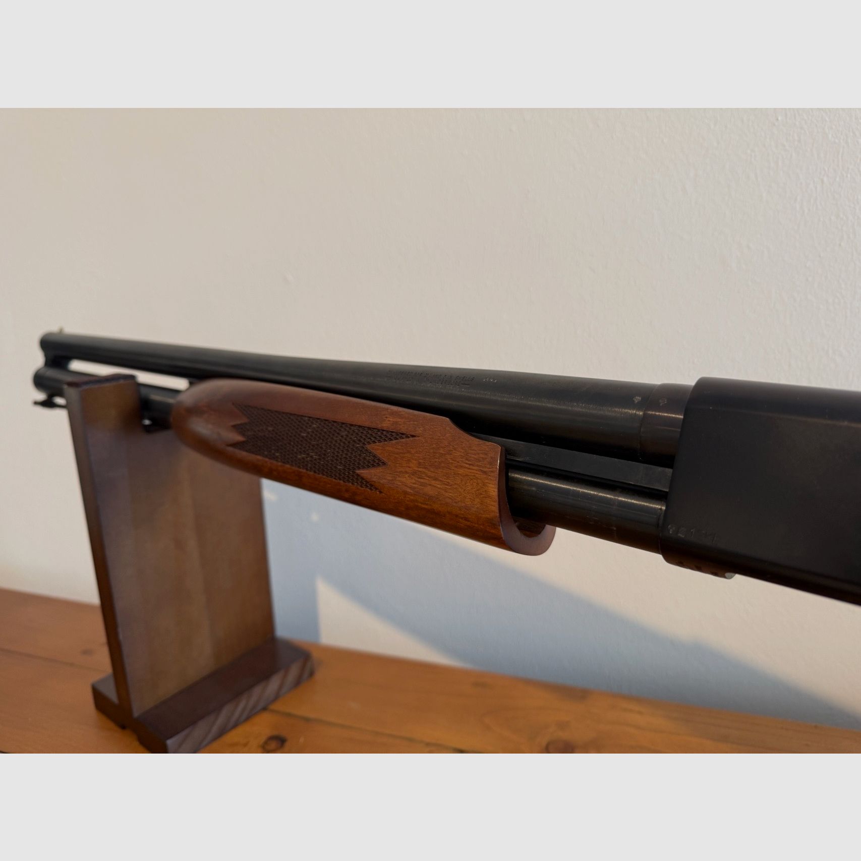 Repetierflinte Mossberg 500 A 12/76 Vorderschaftrepetierflinte NEUWERTIG