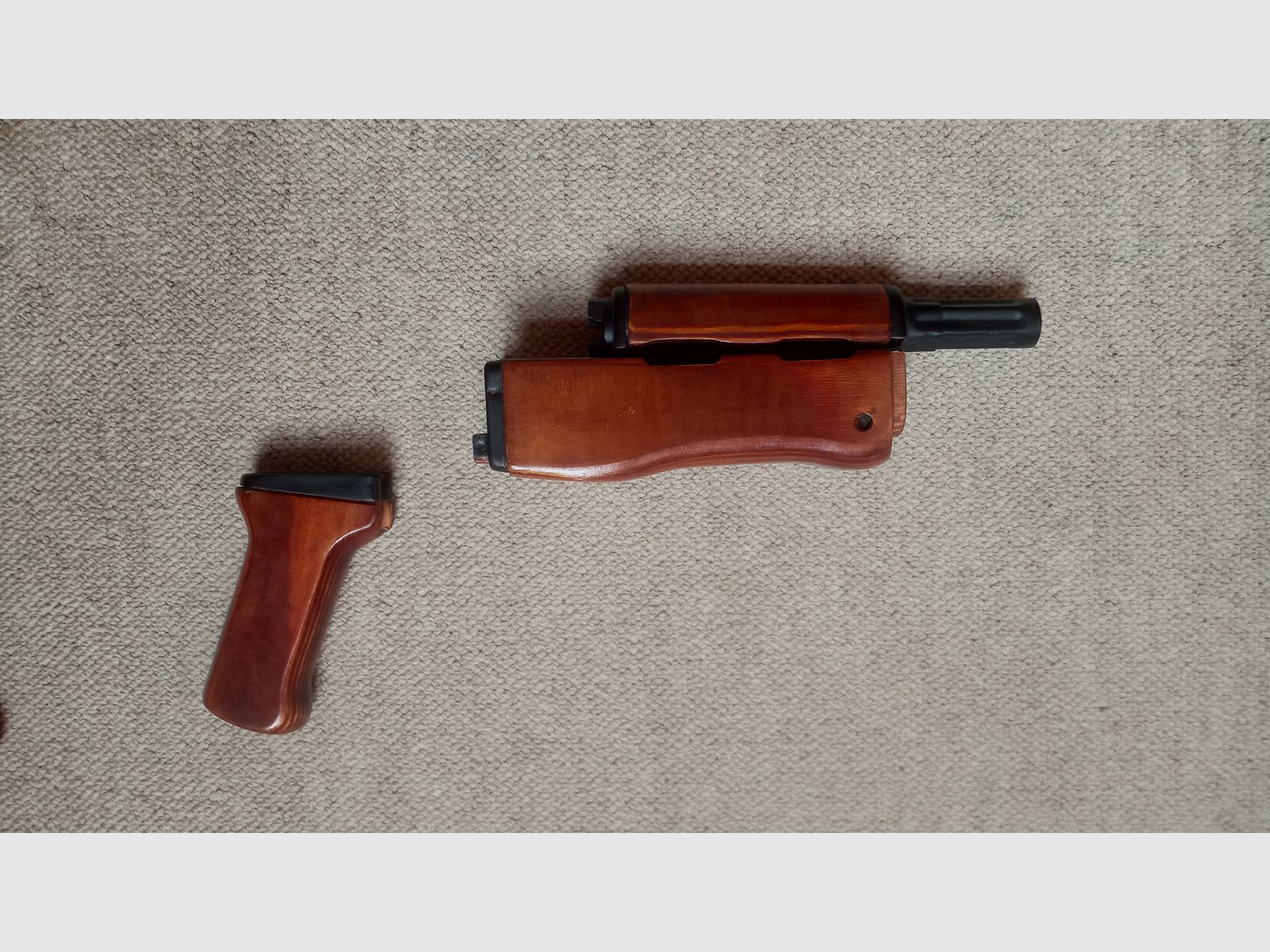 Original russischer RPK-74 Griff & Handschutz aus Schichtholz eingepasst für AK  und mit Gasrohr (AK74 / AK-100 / Saiga / Yunker 2/3/4)