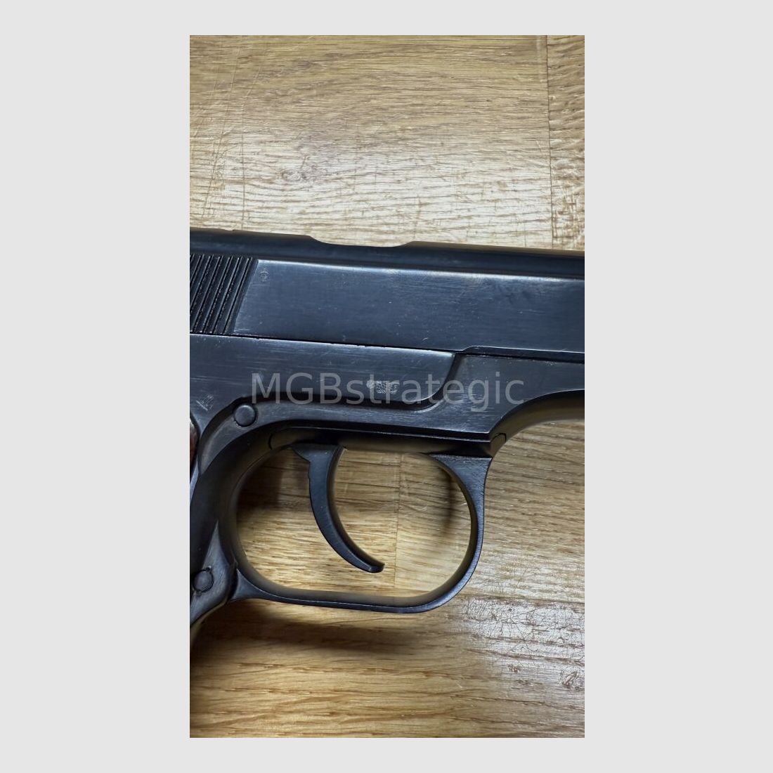 Stetschkin APS - pistola semiautomática 9mm Makarov con culata