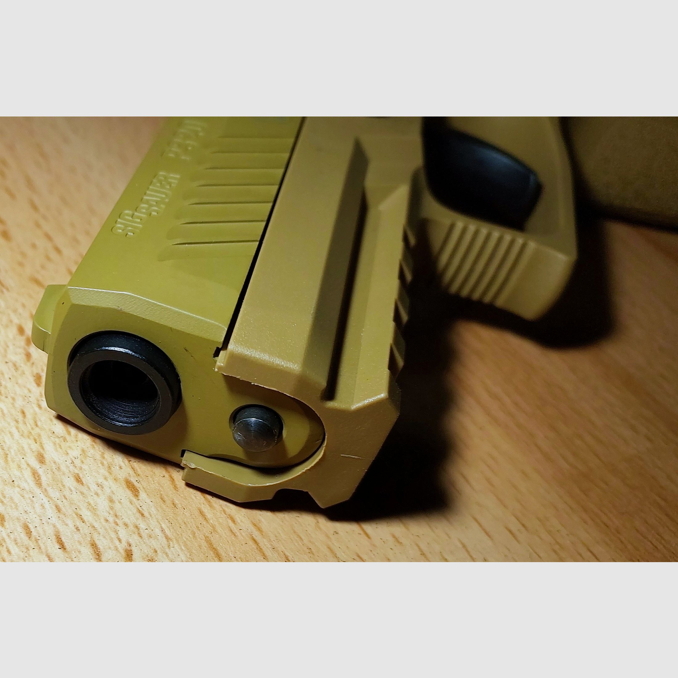 SIG SAUER P320 TAN SRS-PISTOLE 9MM P.A.K. (PTB 1038) NOWY