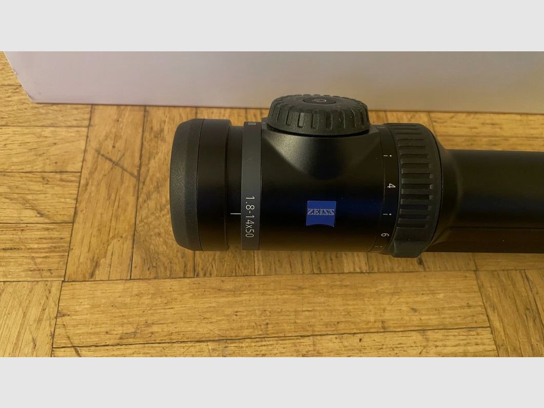 Zeiss V8 1,8-14x50 M mit Absehen 60