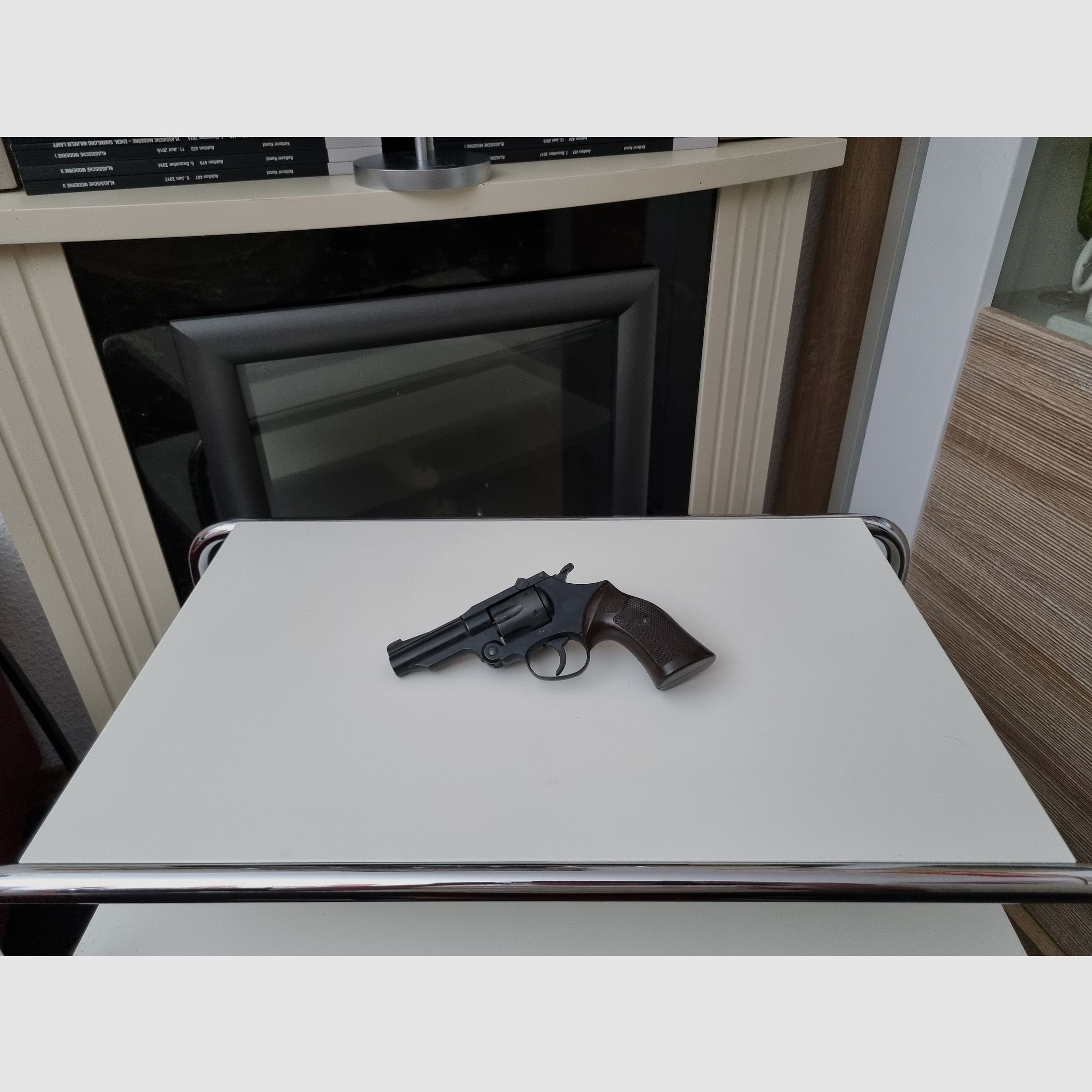 Perfect Mod G blank-firing revolver tipping revolver