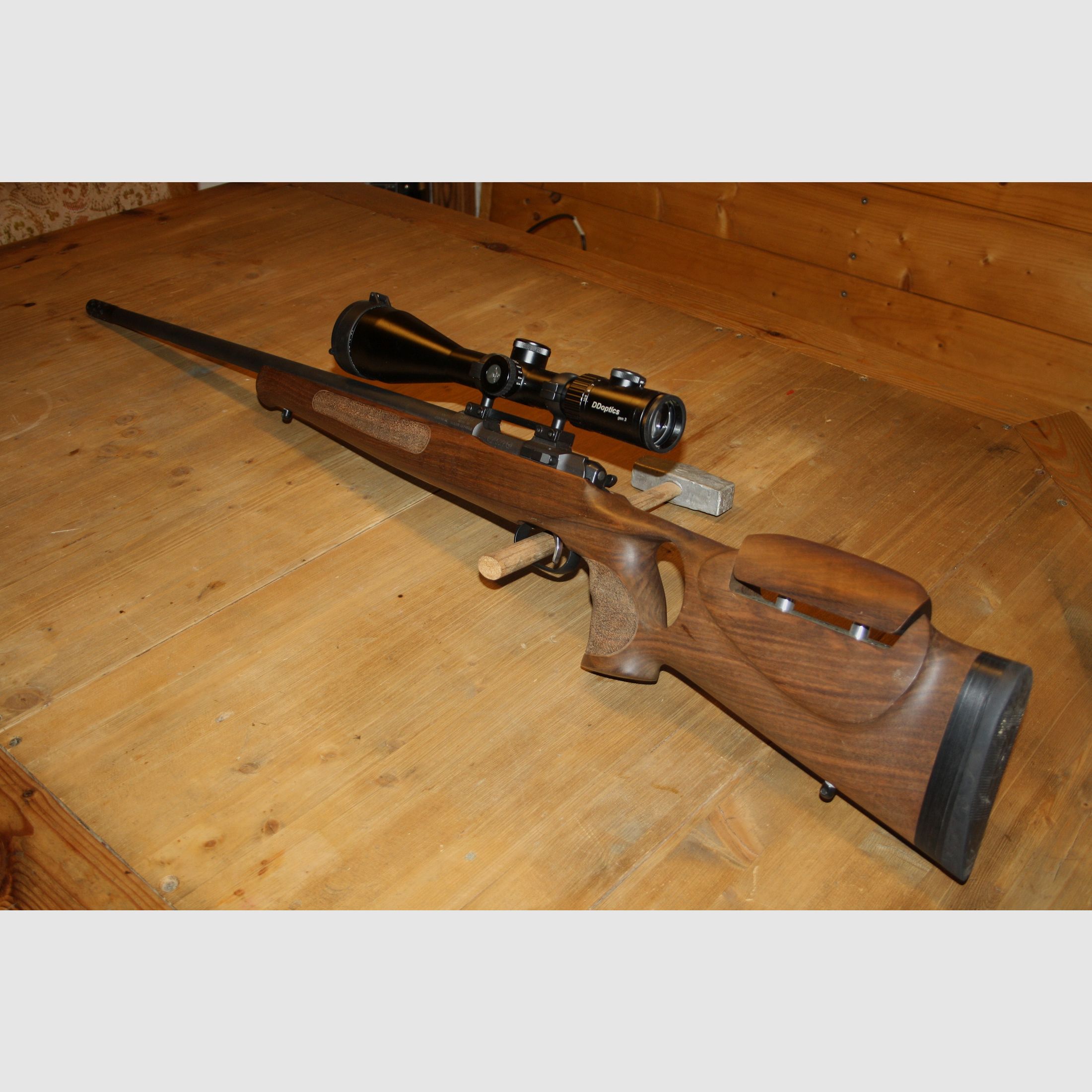 CZ  527 Varmint .223 Rem. mit Nussbaum Lochschaft und  DD Optics 2,5-10x56