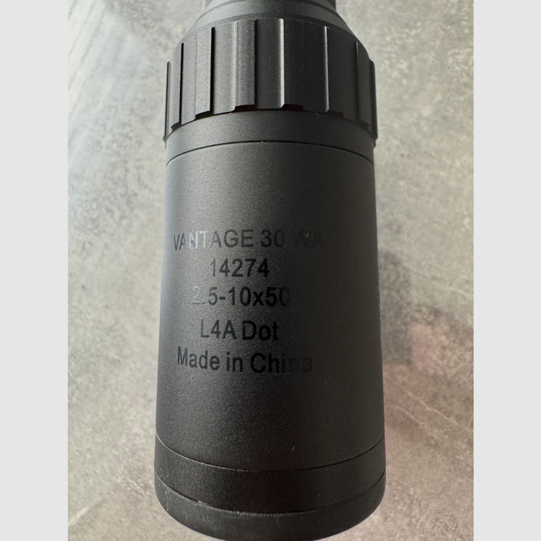 Hawke Zielfernrohr VANTAGE 30 WA 2,5-10×50 L4A DOT Leuchtabsehen - 1/4 MOA - Großes Sehfeld Präzise Jagen Adapter