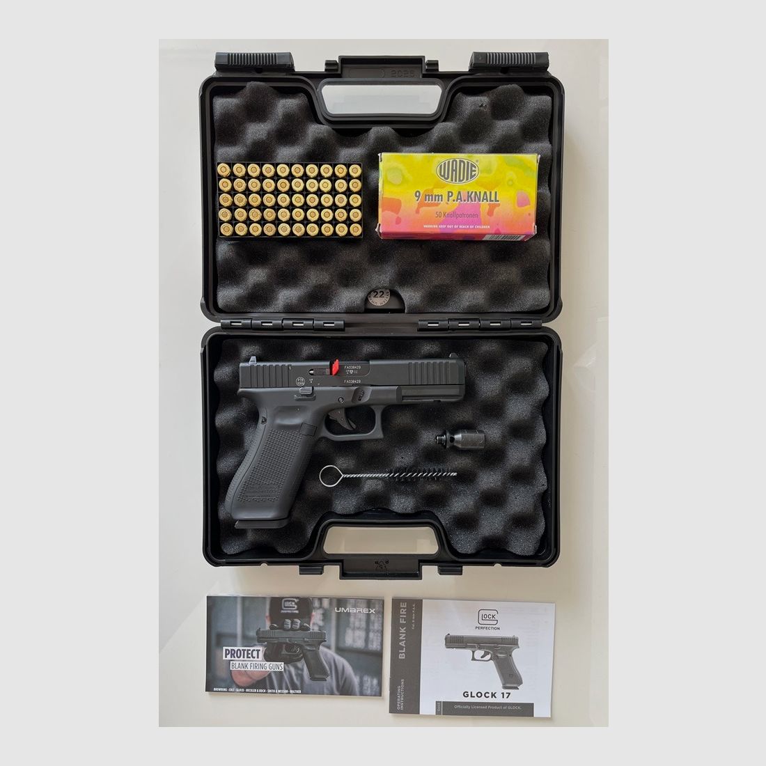 UMAREX Glock 17 Gen5 BLK 9mm P.A.K. 17R Schreckschuss - mit Zubehör (nie benutzt) in OVP