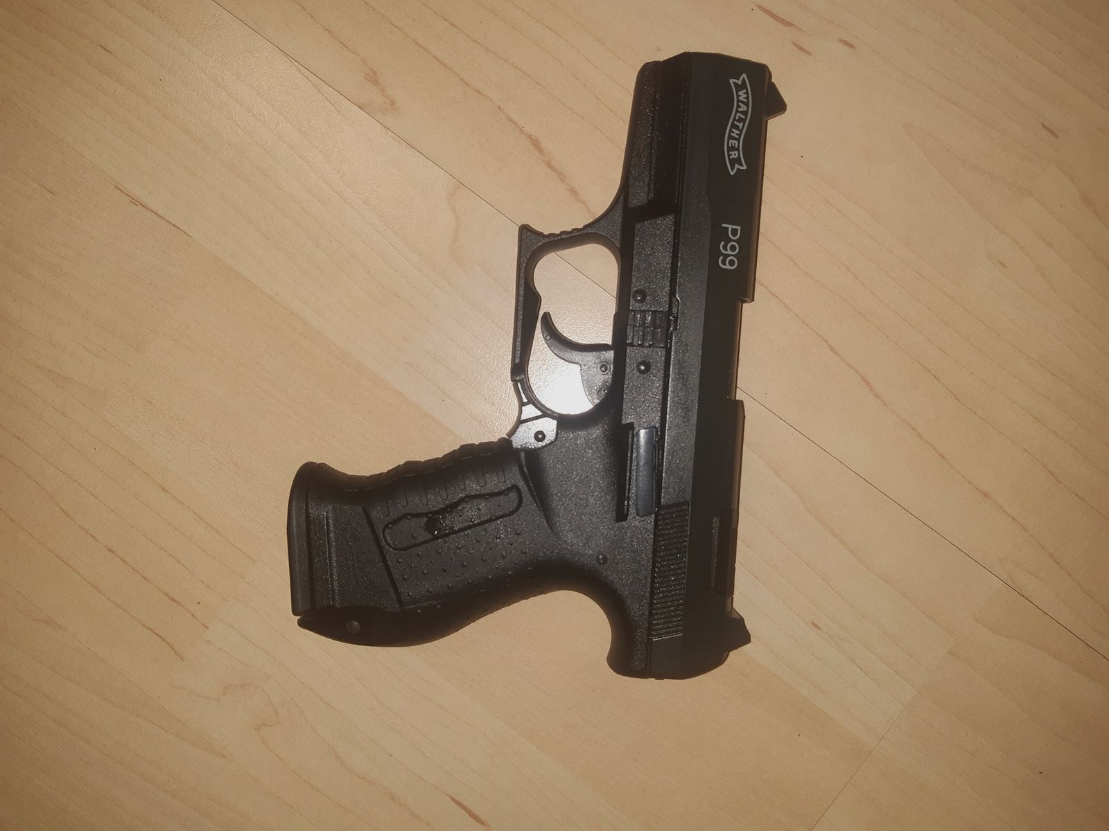 Walther P99 blank gun with holster like new*