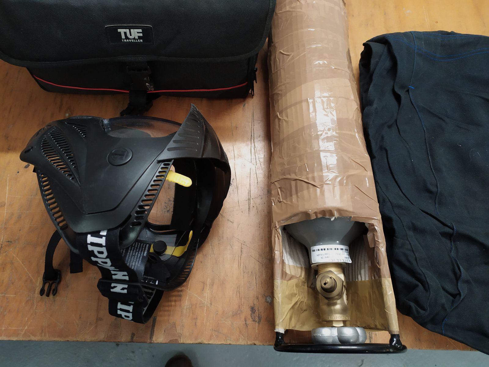 Attrezzatura completa per Paintball - Come nuova - con Marker Cal.68 e 2 serbatoi di CO2 ecc.