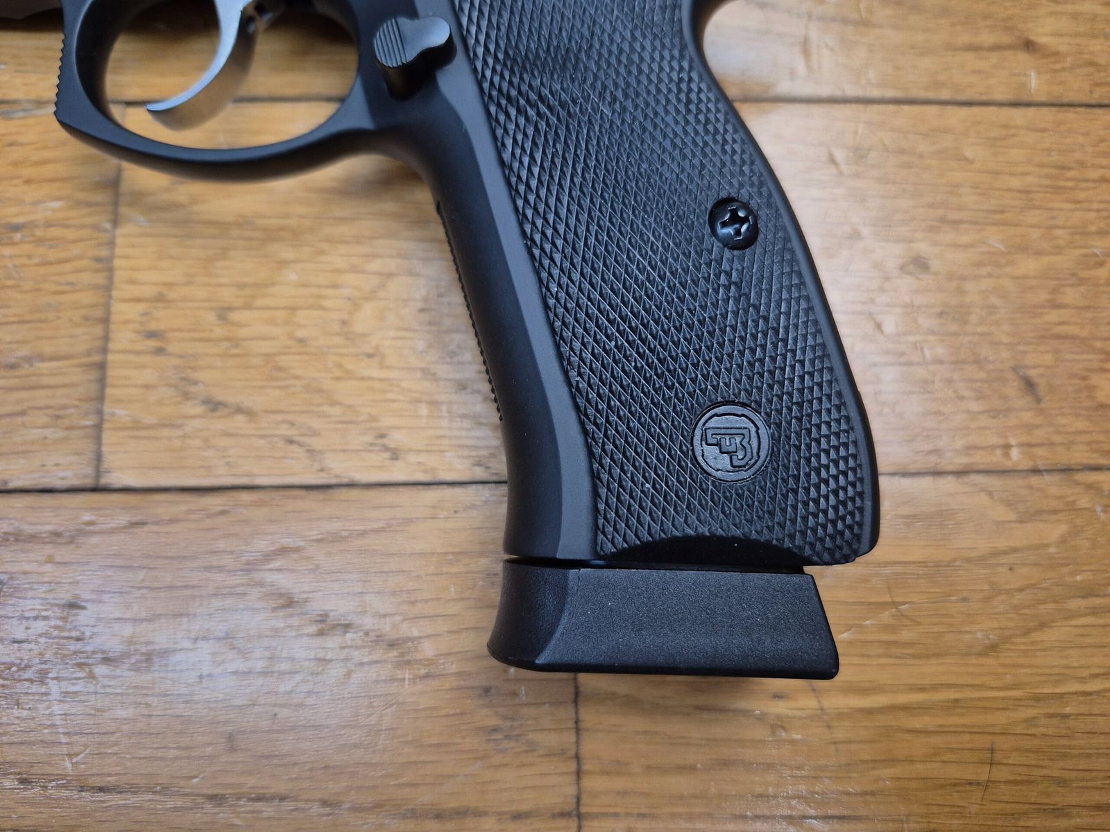 NEU! CZ 75 SP01 Shadow Pistole – Taktische Lampe + Laser Streamlight TLR-4 – 3 Magazine – Koffer und vollständiges Zubehör – NEUE WAFFE!, Bild 5 von 23