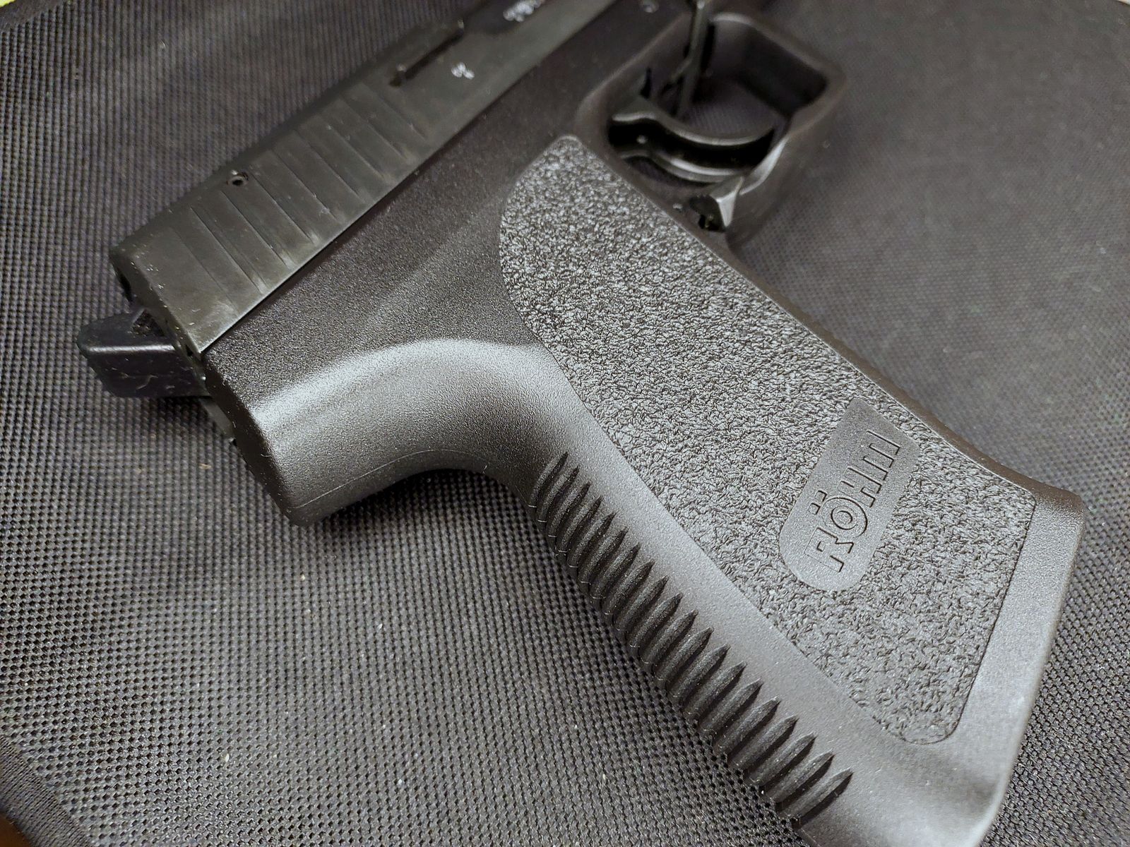 Röhm RG96 / RG 96 pistola de fogueo 9 mm P.A.K. PTB 699 niquelada