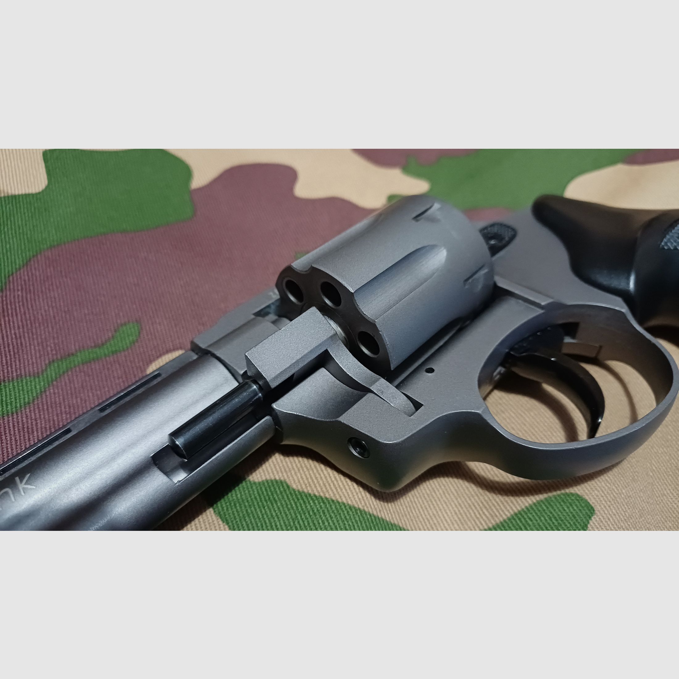 Schreckschusspistole Zoraki R1 6 Zoll PTB 1009 STAHLTROMMEL!