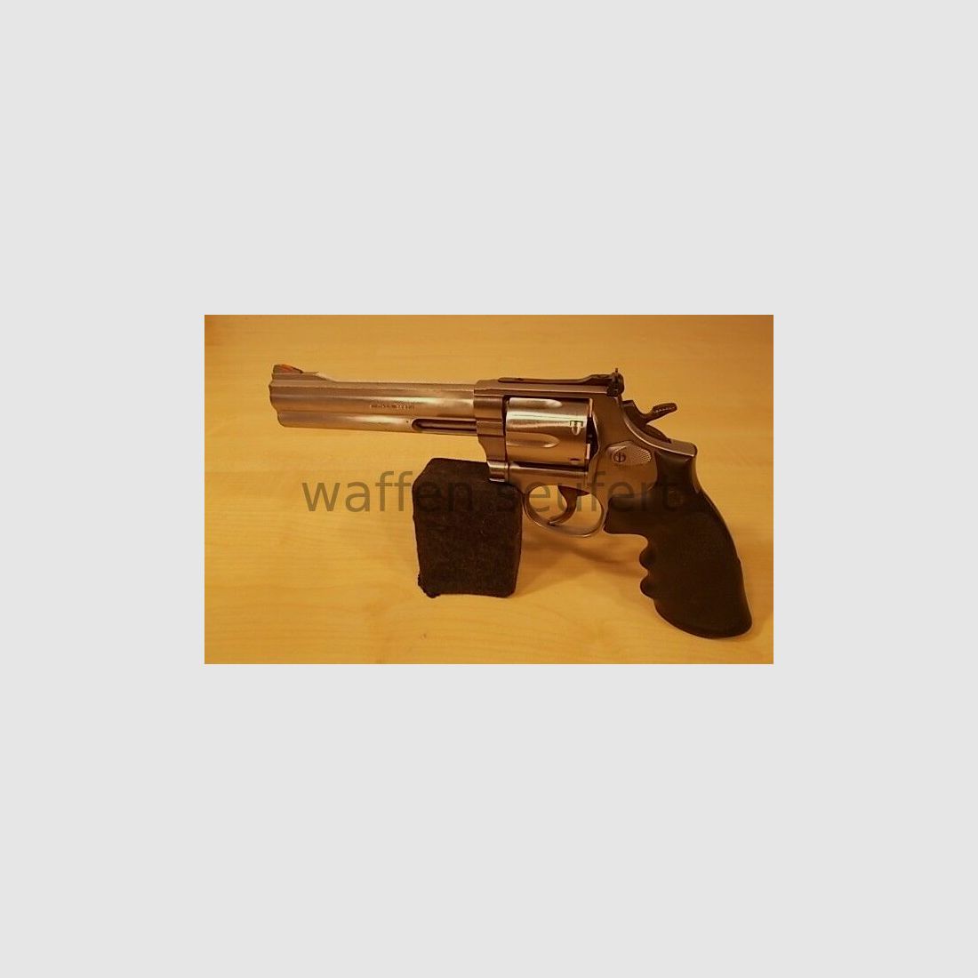 Smith & Wesson 686-5 6-Inch Stainless Revolver