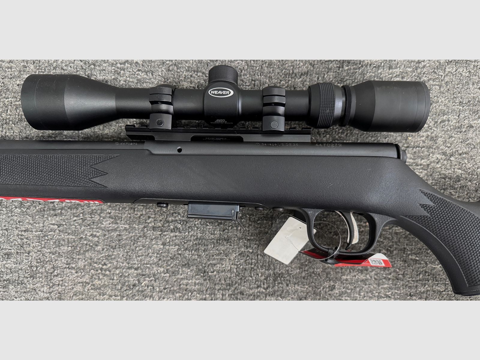 Savage 93R17 .17 HMR, rosca de boca, Picatinny, 3-9x40