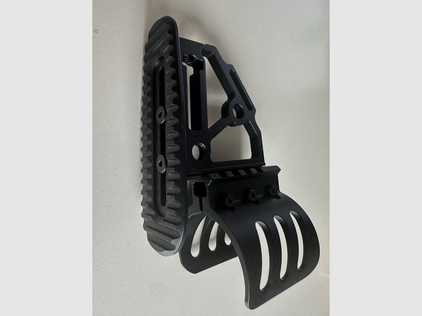 AEA Megalodon MK1 crosse