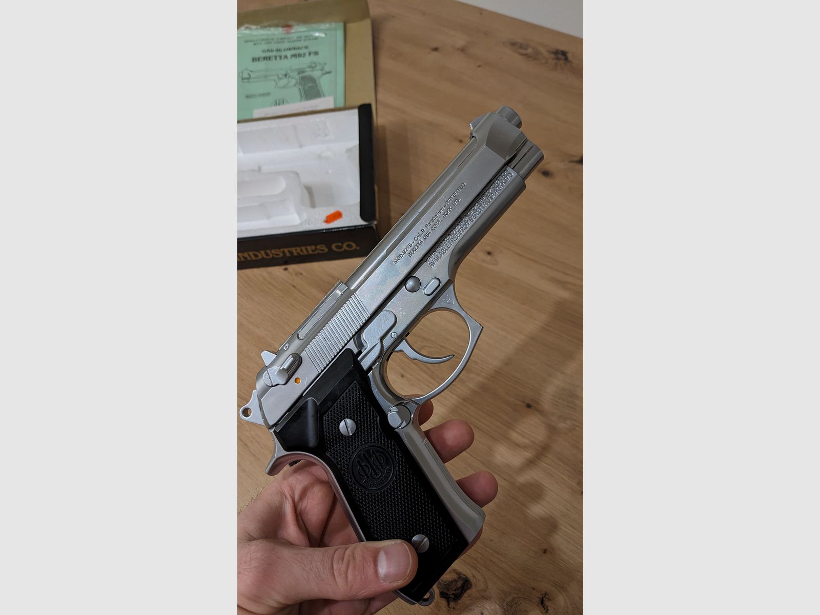 Beretta M92 FS / Omega Industries / Gas-Blowback 