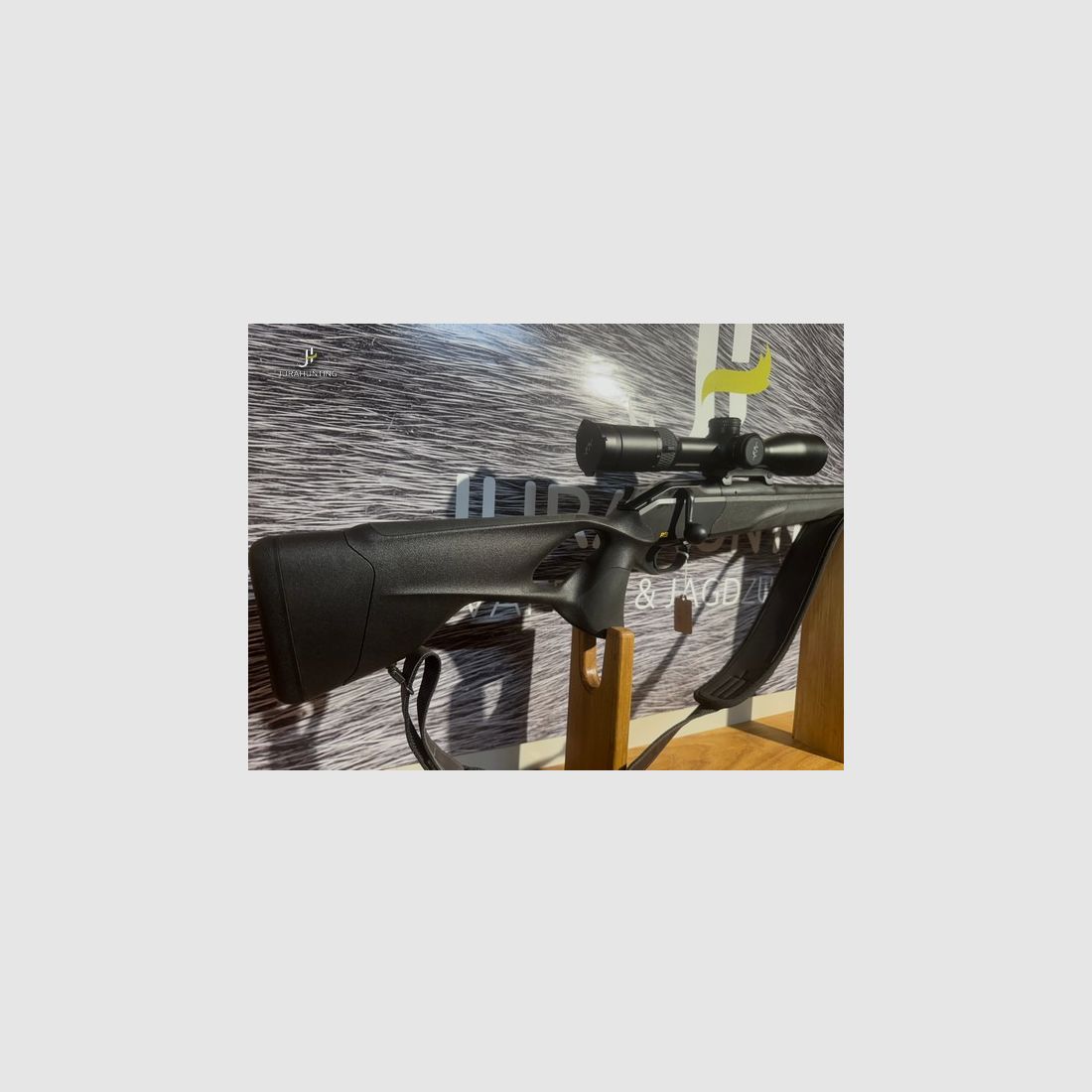 Blaser R8 Ultimate; Blaser B2 2-12x50iC; Jaki Titanium