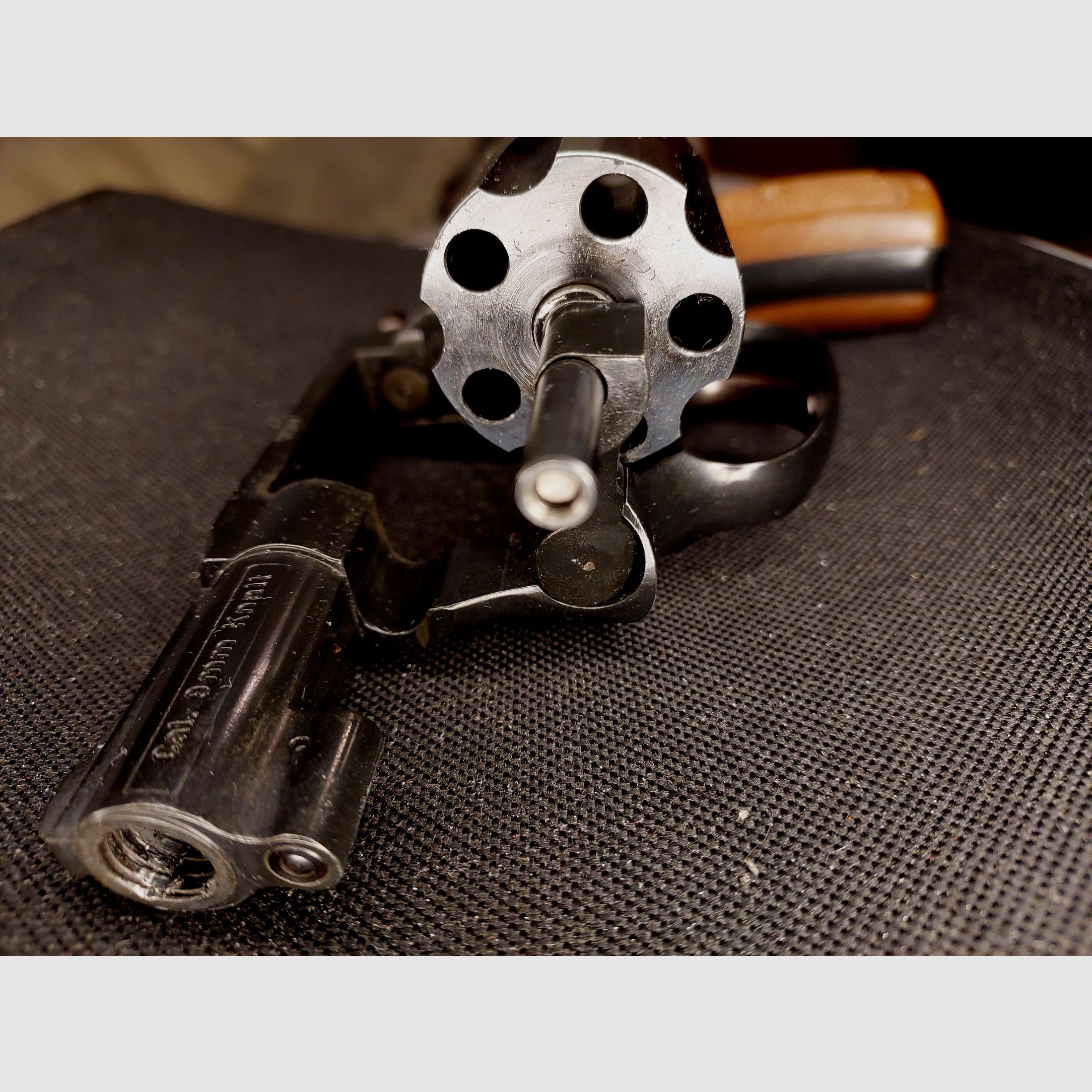 Weihrauch HW37 Kal. 9mm R.K. (PTB 887) Arminius HW 37 Schreckschuss Revolver mit Lederholster