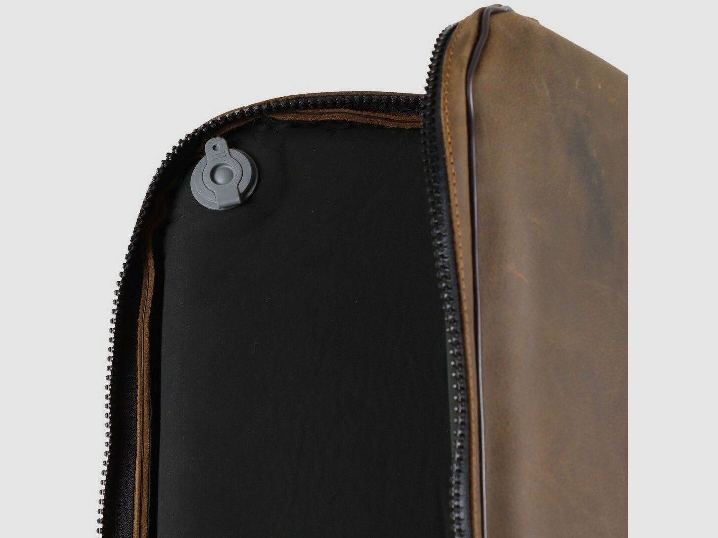 AKAH Loden case with elk leather self-inflating