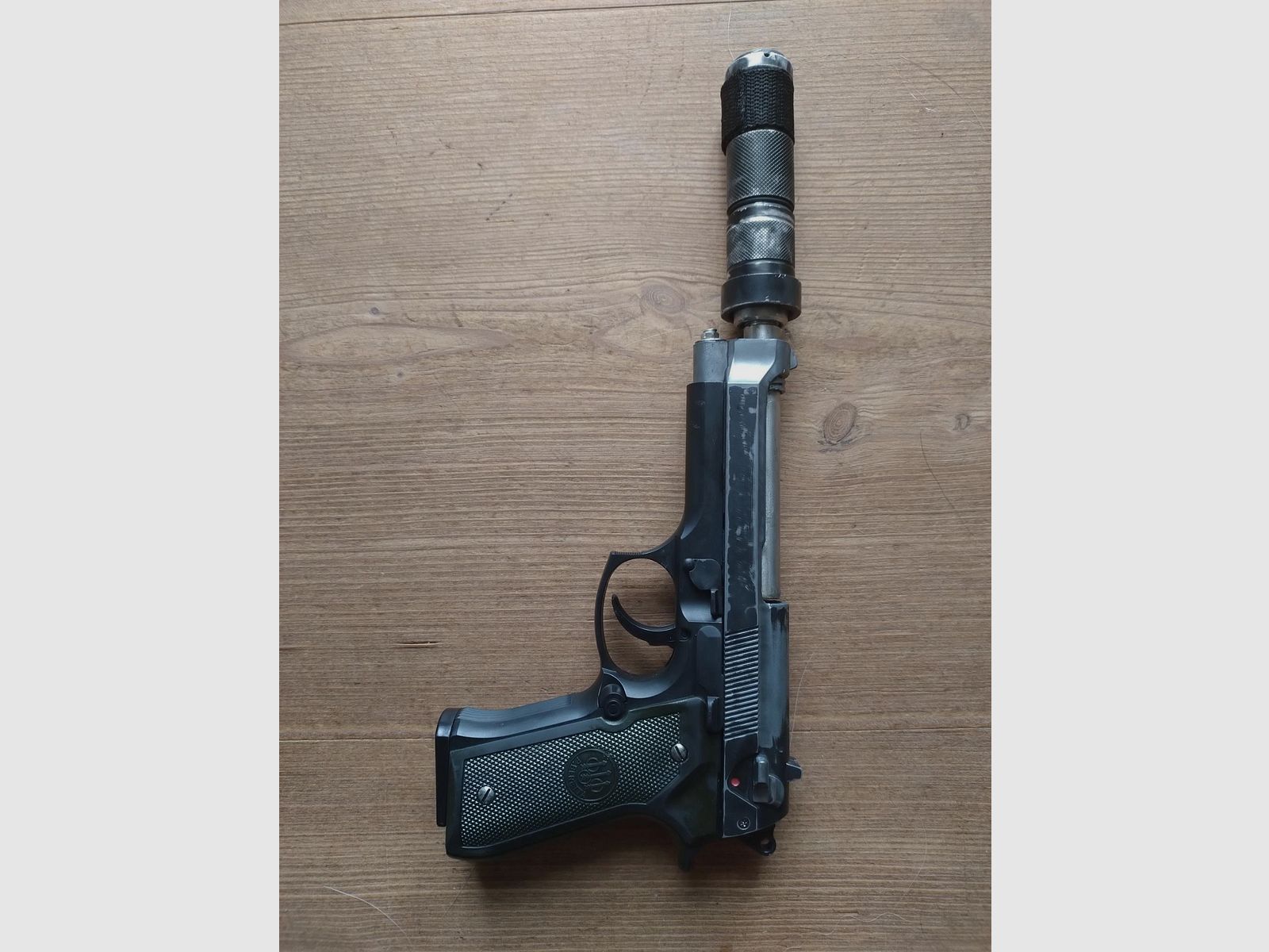 M92 Airsoft Springer/ Deko met custom geluiddemper