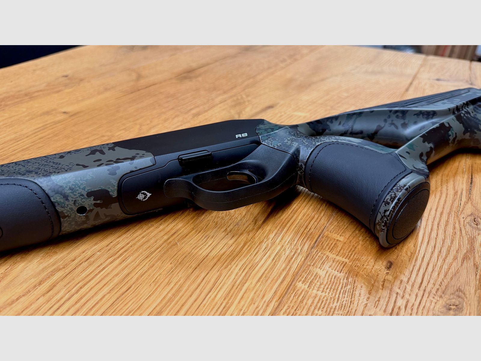 Blaser R8 Ultimate Carbon Huntec Camo carcasa / Atzl Match-caza disparador / Logo plata / Peso semi