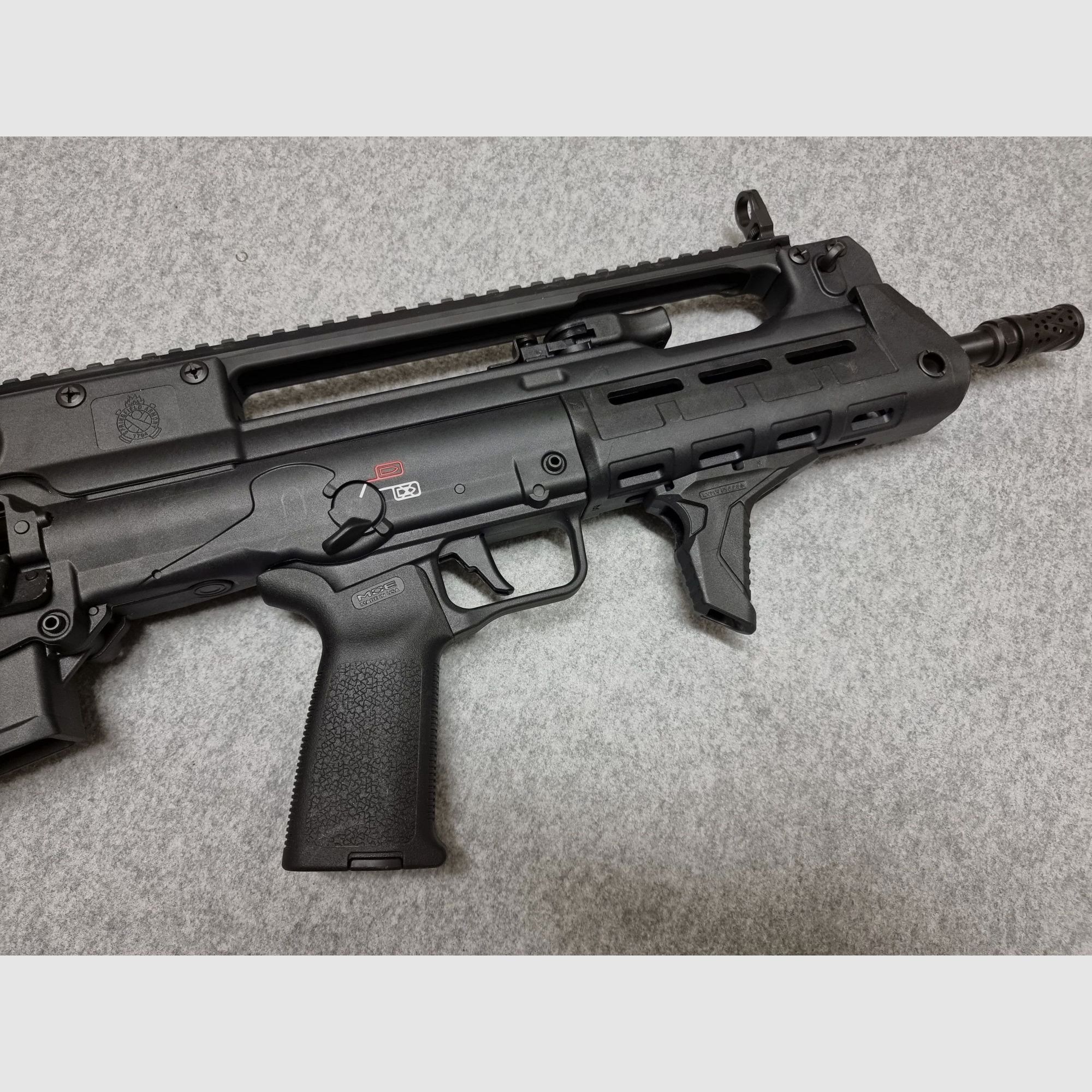 Springfield Hellion (HS VHS-2) - .223 Remington - mit einzigartigem Zubehör - optional B&T Rotex Schalldämpfer 