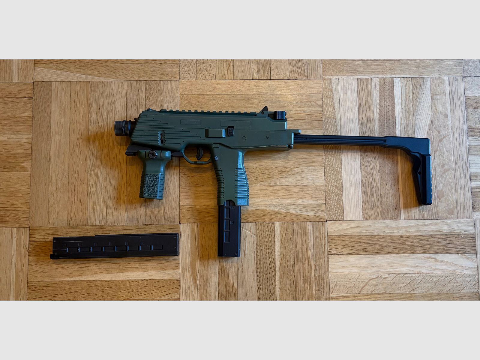 B&T MP9 A3 GBB by KWA – with 2 magazines & exploded view – good condition