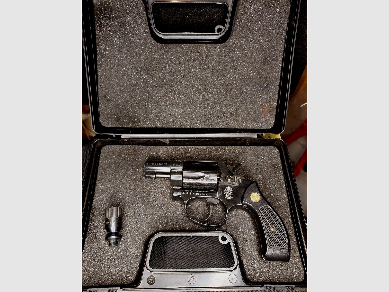 Smith & Wesson Chiefs Special blank firing revolver caliber 9mm R.K. black (PTB 794)