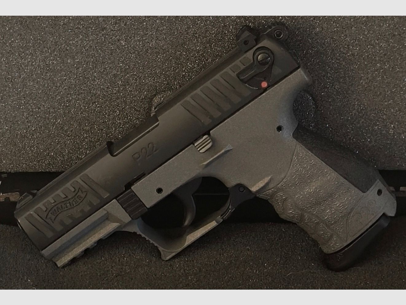 Gas & Schreckschuss Waffe -SRS 9mmPAK, Walther P22Q Sondermodell in Cerakote Meteor Gray, Ungeschossen, wie Neu!! 