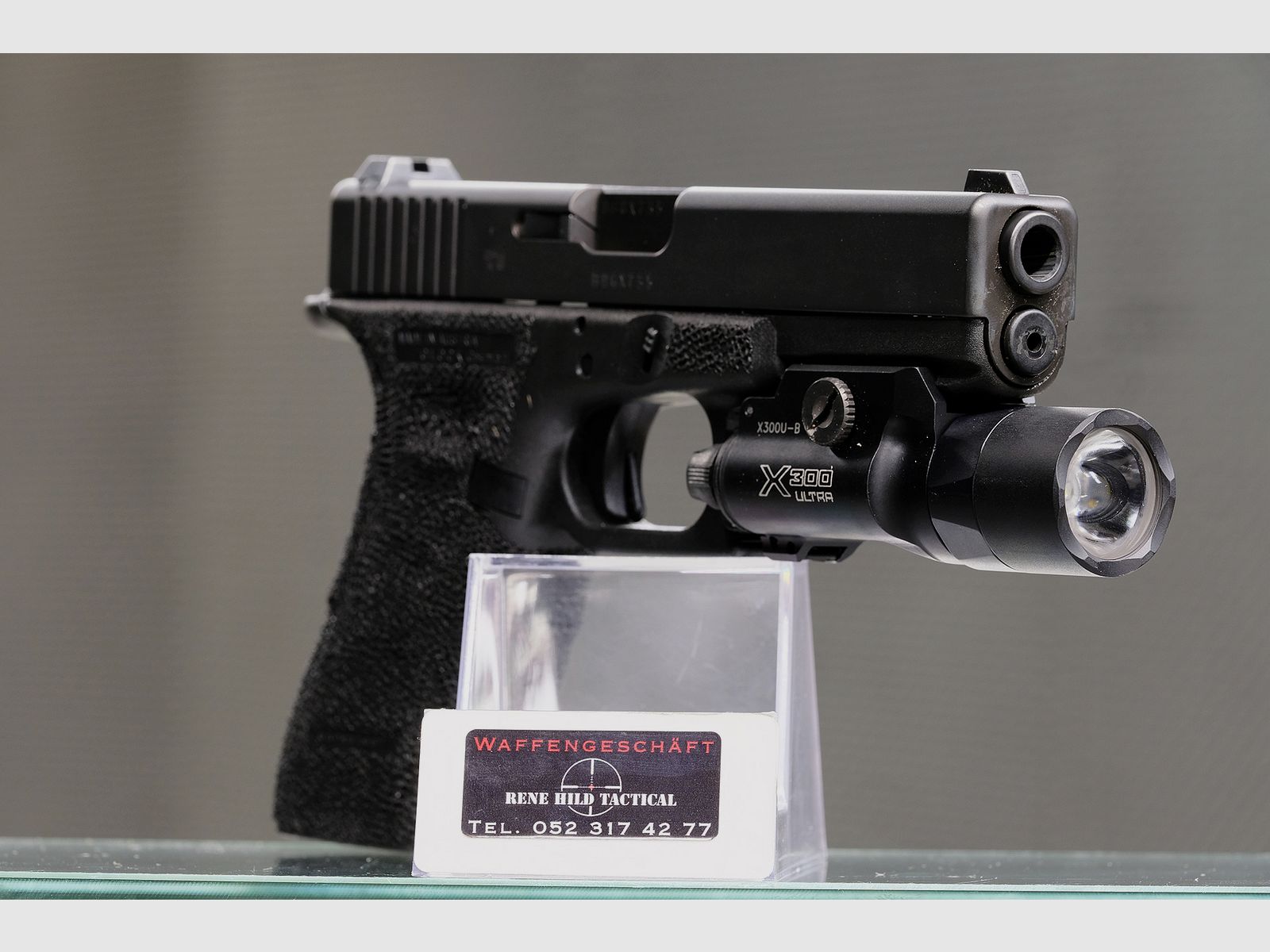 Surefire X300, image 4 of 8