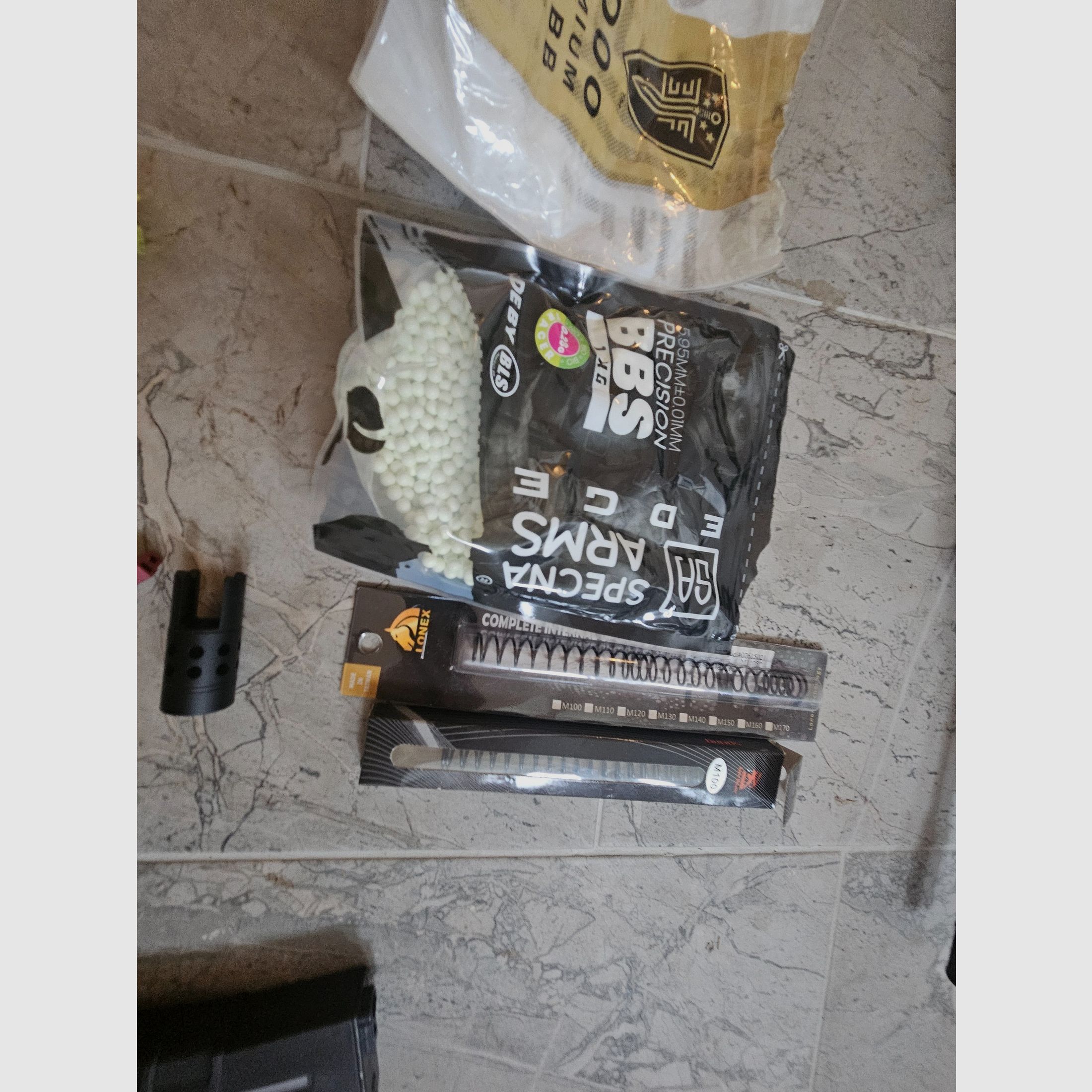 Großes Begadi S-AEG Starter-Set: MK16 (SCAR-L) & M4 M-LOK inkl. 10 Magazinen, Akkus & kompletter Flecktarn-Ausrüstung, Bild 4 von 15