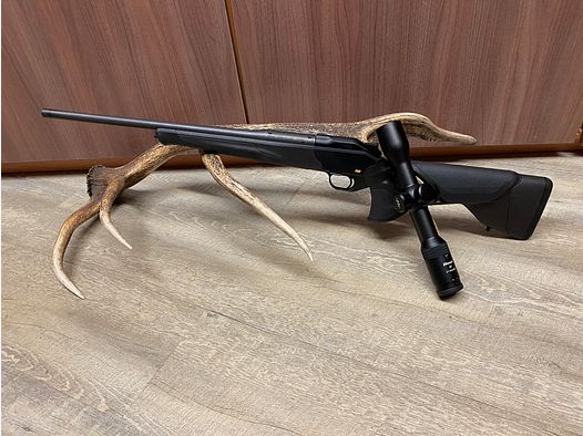 Blaser R8 Ultimate, mit Blaser B2 1,7-10x42 iC S, mit Schiene