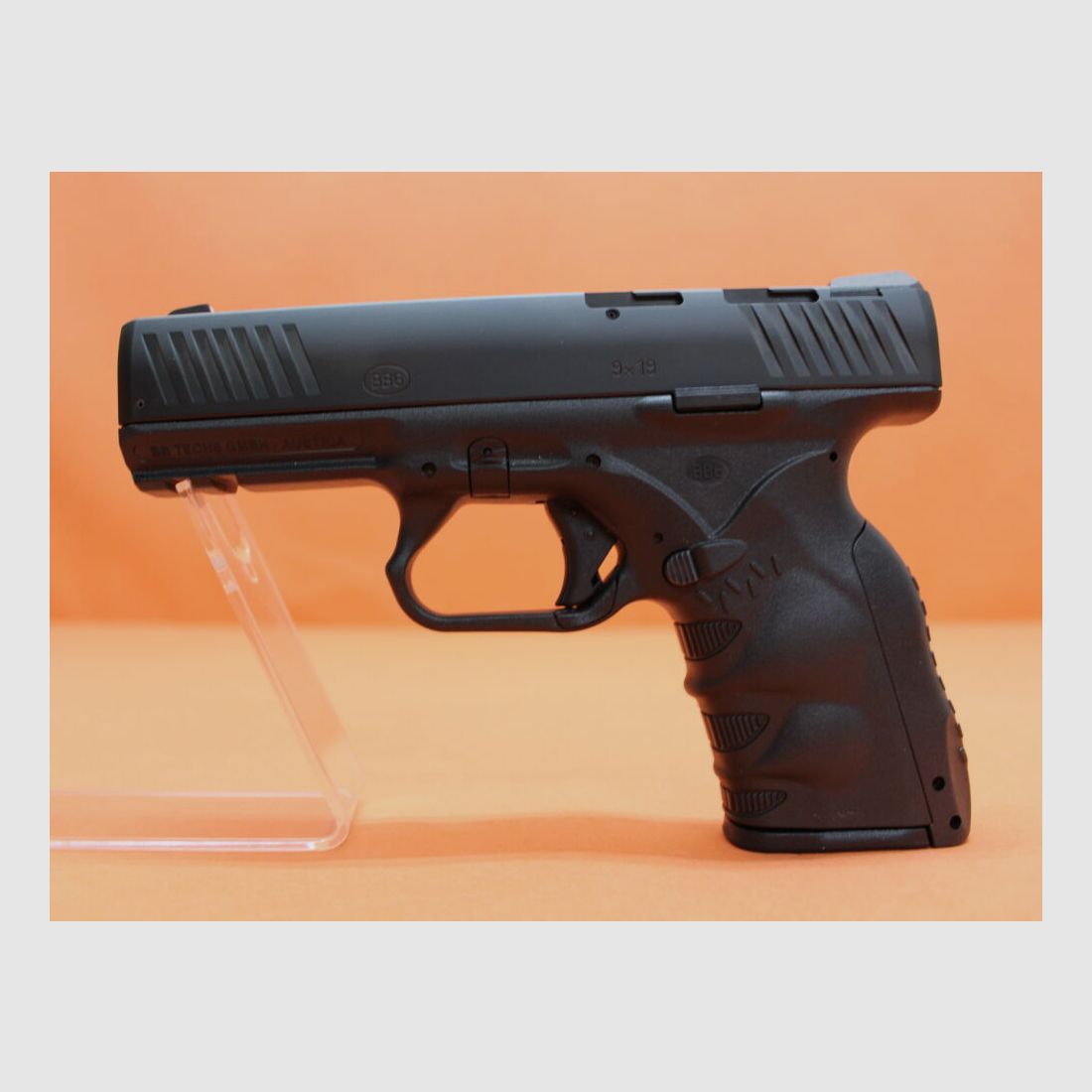 BBTechs Ha.Pistola 9mmLuger BBTechs BB6 4" canna, chiusura con socket ottico mirini a punto luminoso tipo DOCTER