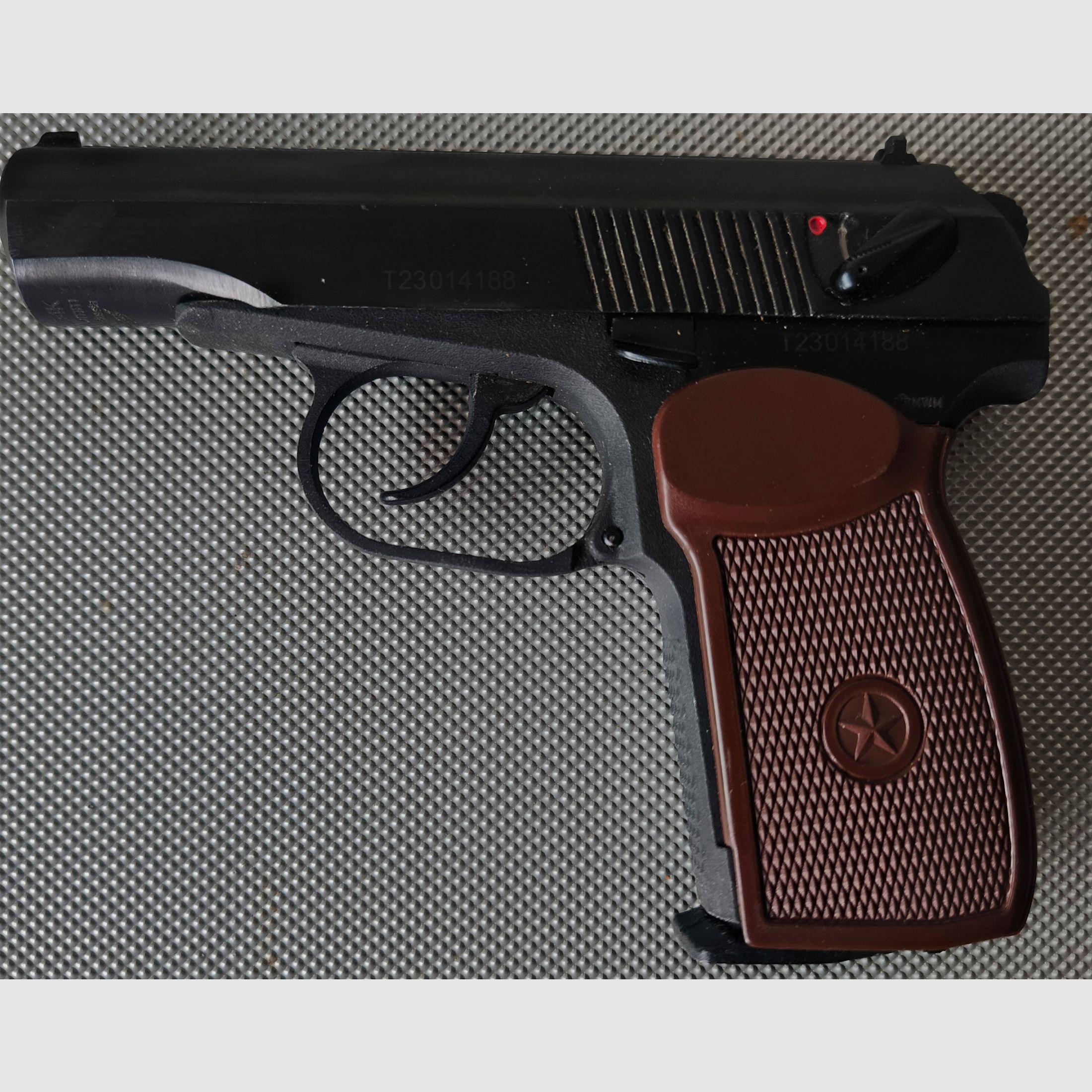 ⚠️ Attenzione Plinker & fan di Makarov / Vera rarità!! Baikal-Makarov MP-654K - Made in Russia & vera fondina in pelle MDI marrone con timbro più 1 barattolo di pallini in acciaio 4,5mm!!