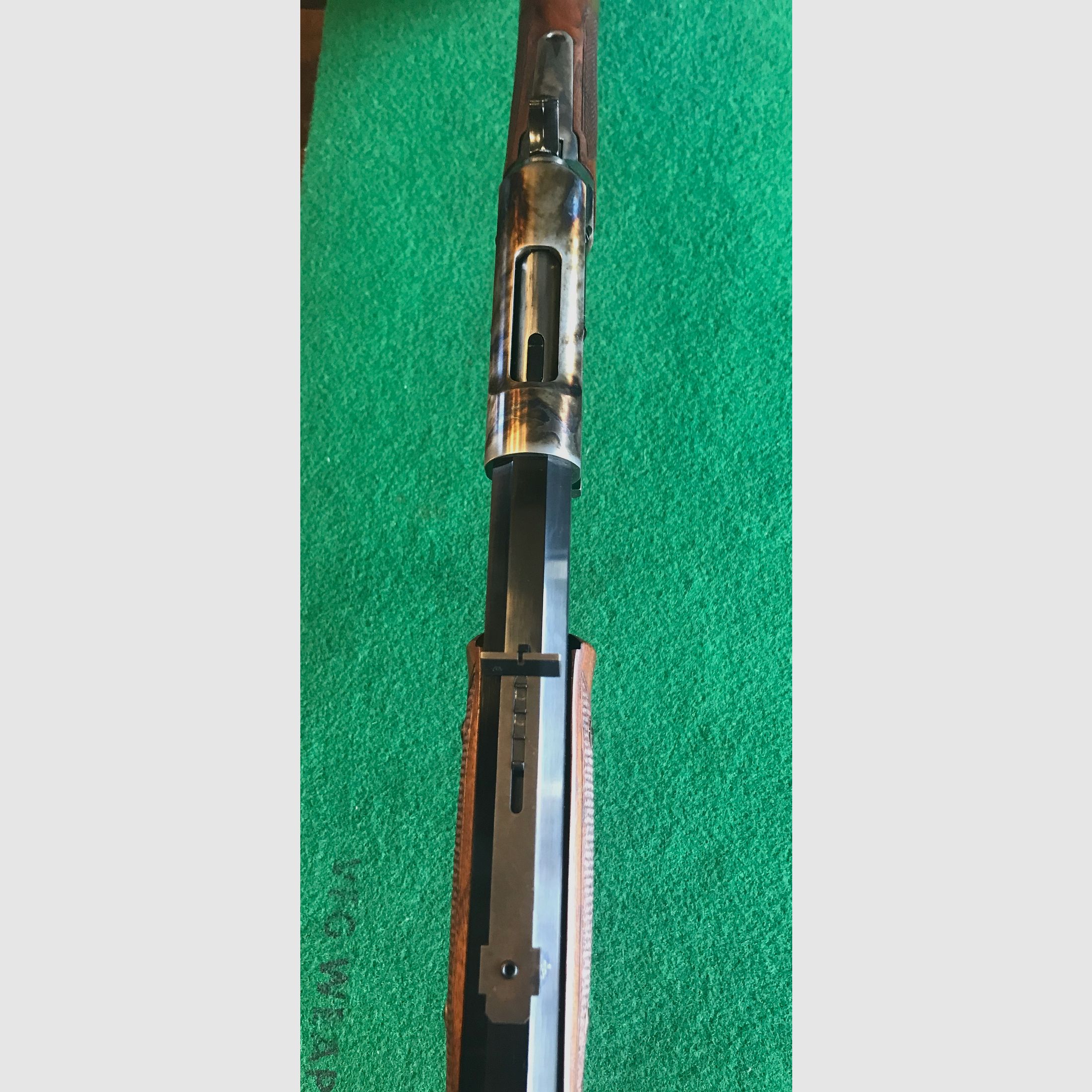 Pedersoli Lightning Deluxe fucile a ripetizione con calcio anteriore 44-40 Win