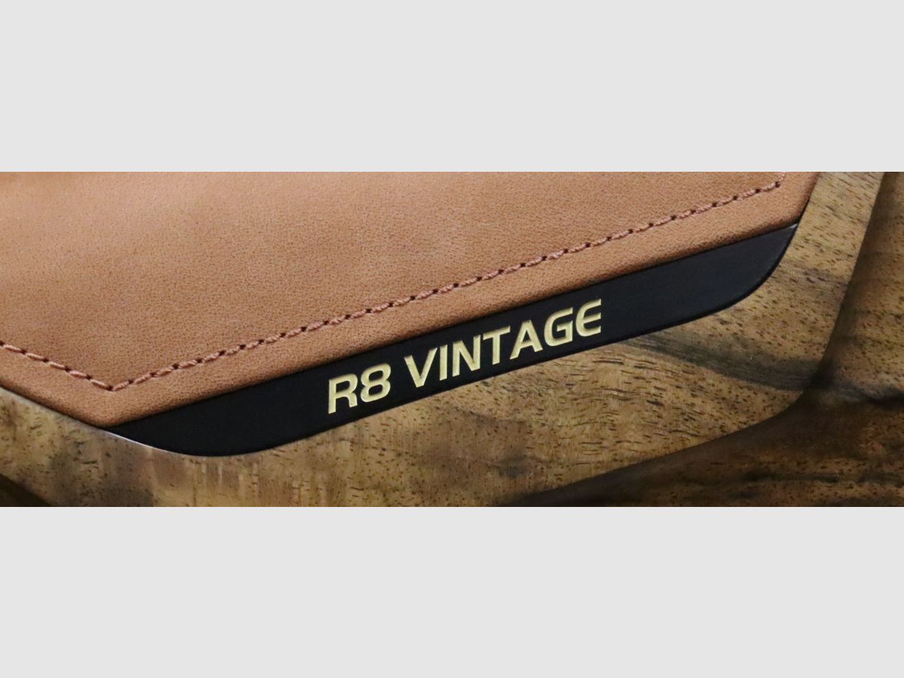 R8 Vintage met 2 Lopen en Koffer + 2 Leica Magnus Richtkijkers, afbeelding 2 van 6