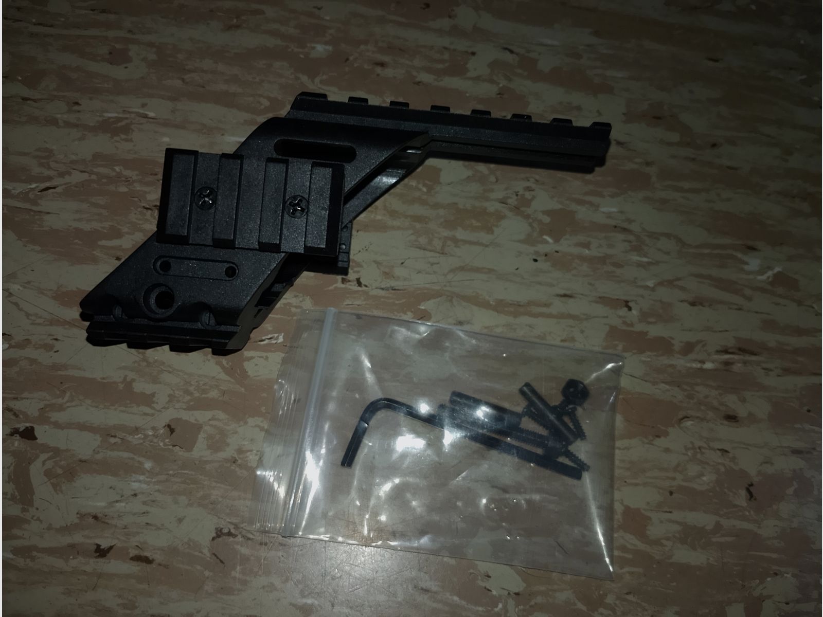 Supporto per pistola Pistol Scoup Montaggio Picatinny 20mm Weaver 7/8" Montaggio universale in polimero nero nuovo