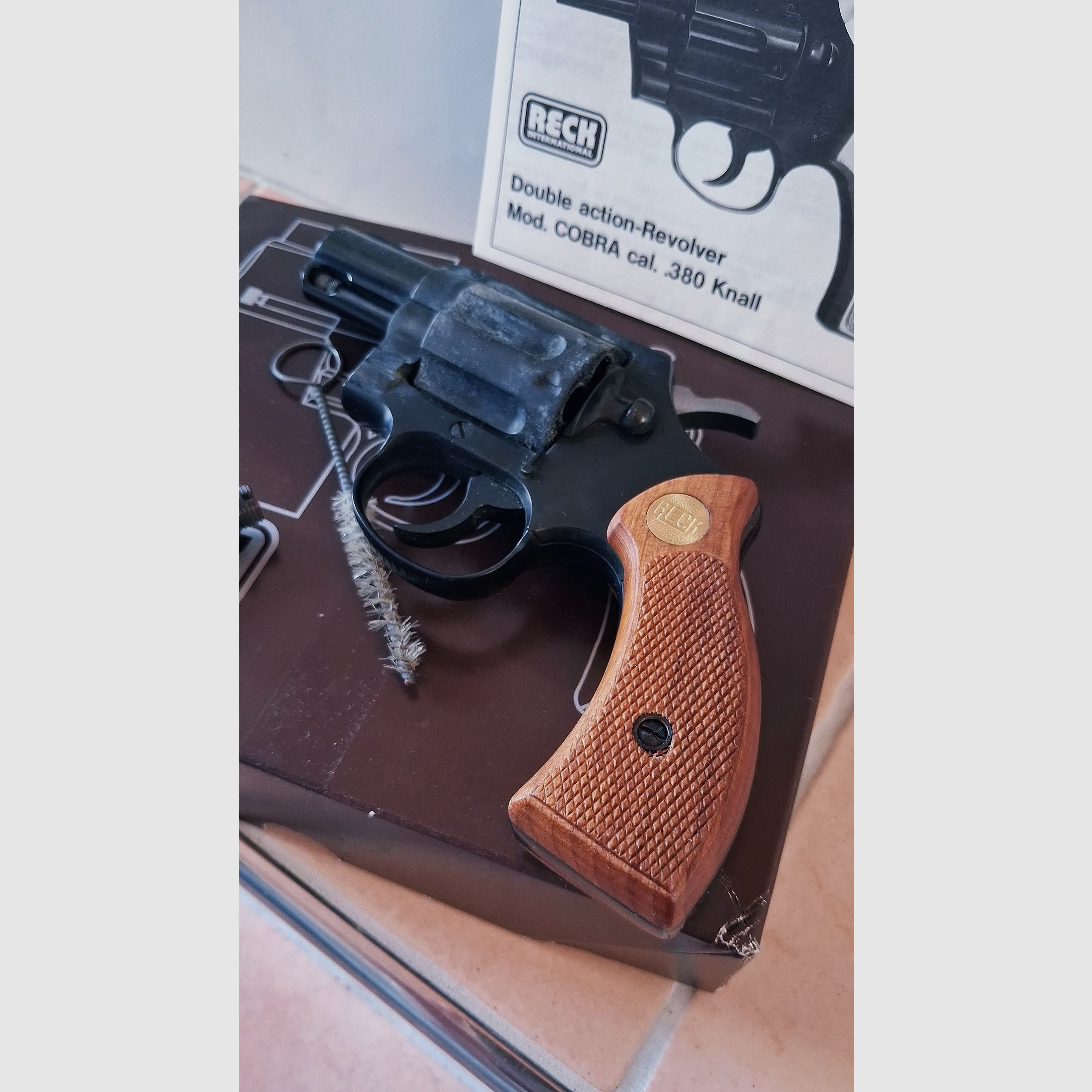 Reck Double Action Revolver Cobra Cal. .380 Blank PTB 216 – Estate find incl. box, brush, manual and firing cup