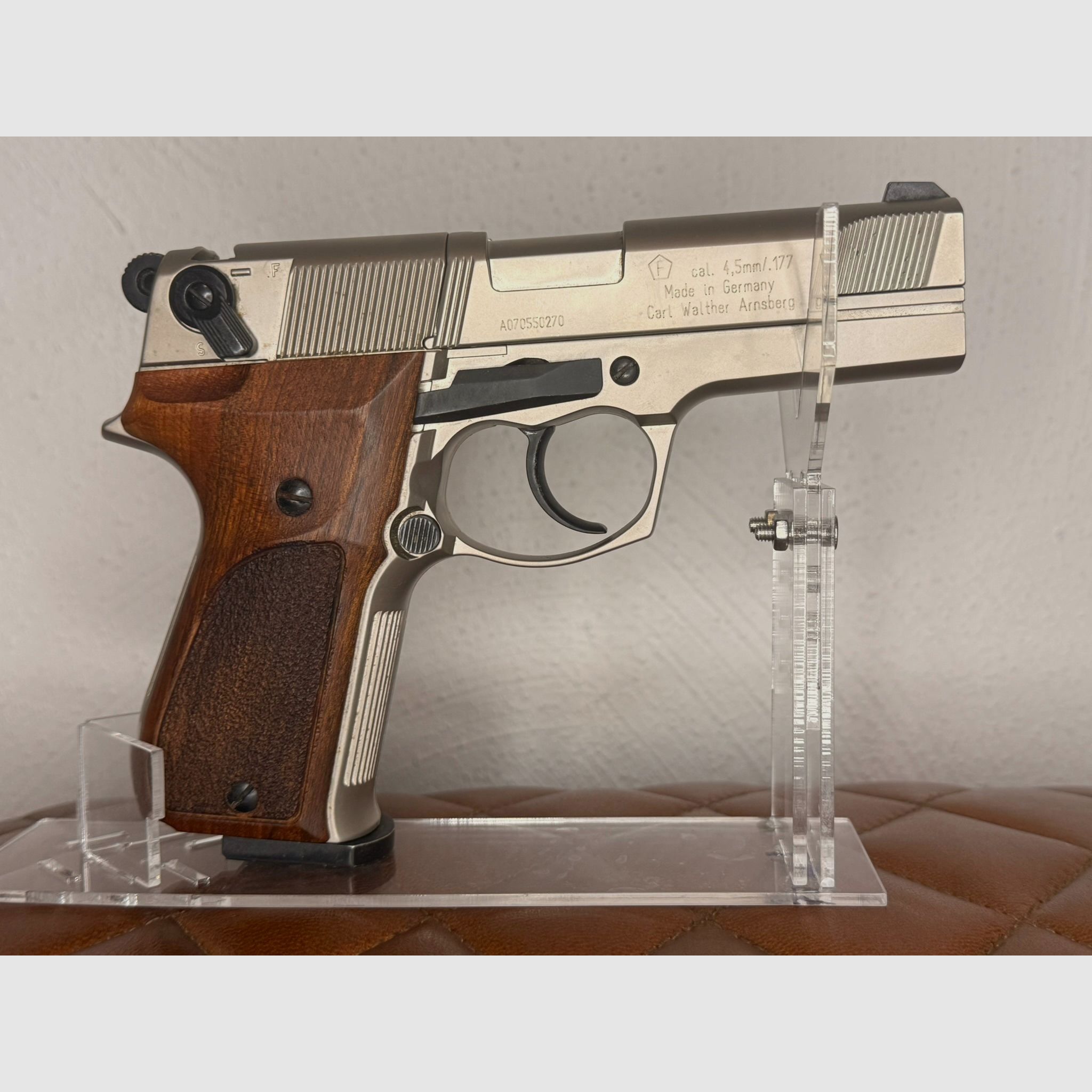 Walther CP88 4 inch 4.5 mm Diabolo Nickel (P18) Co2 pistol with wooden grip