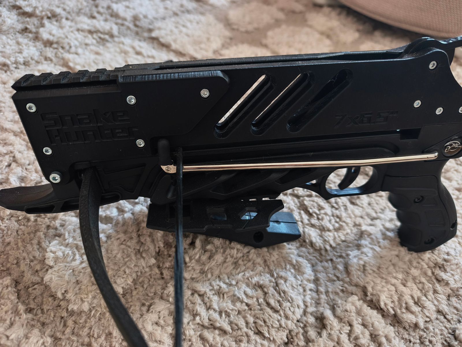Arbalète à pistolet avec chargeur