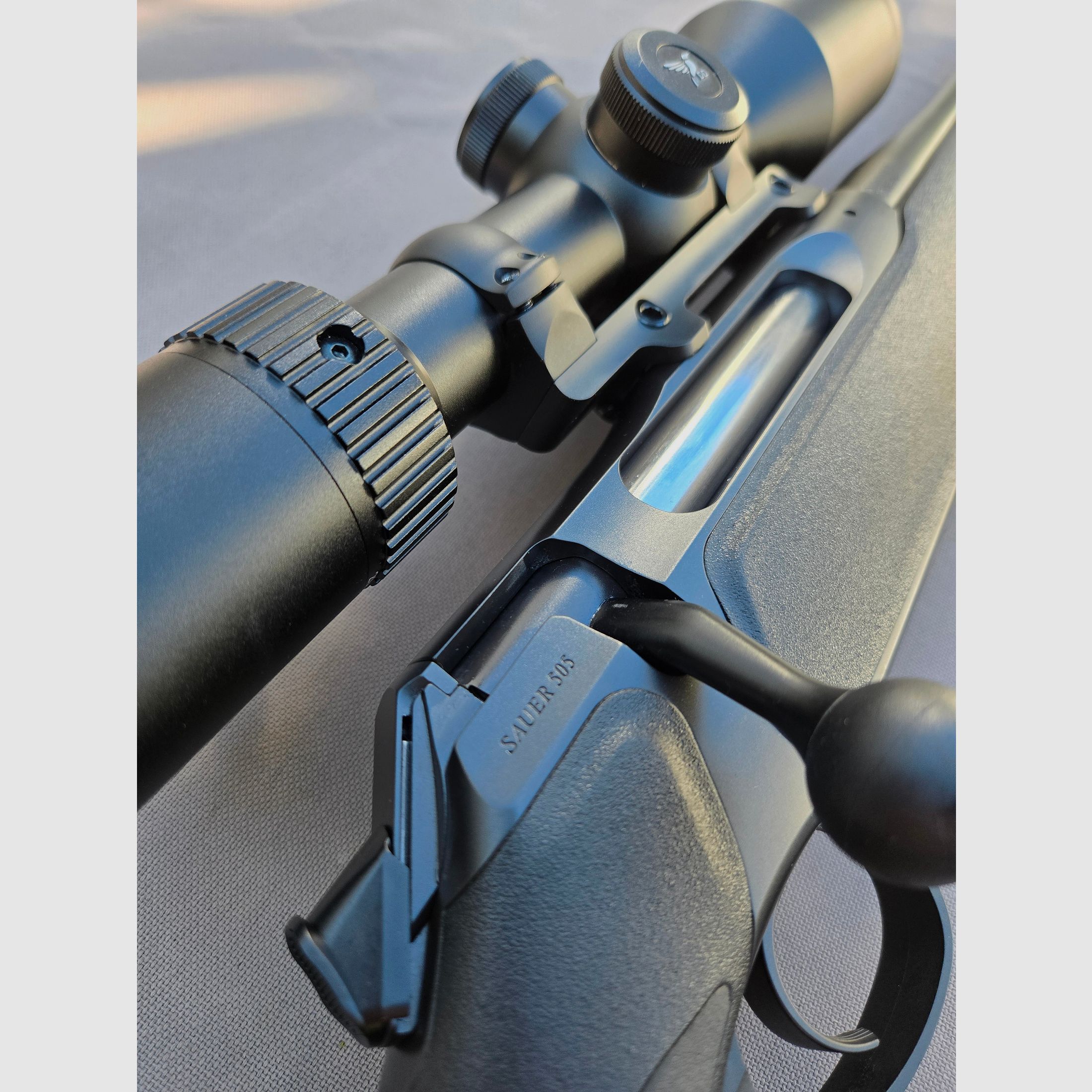 Sauer 505 Synchro XT Black 8x57 IS 47cm LL