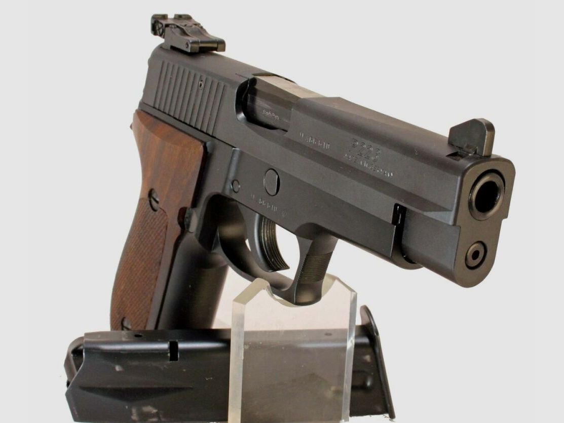 Sig Sauer SIG-Sauer P226 kaliber 9 Luger mikroskopowy celownik