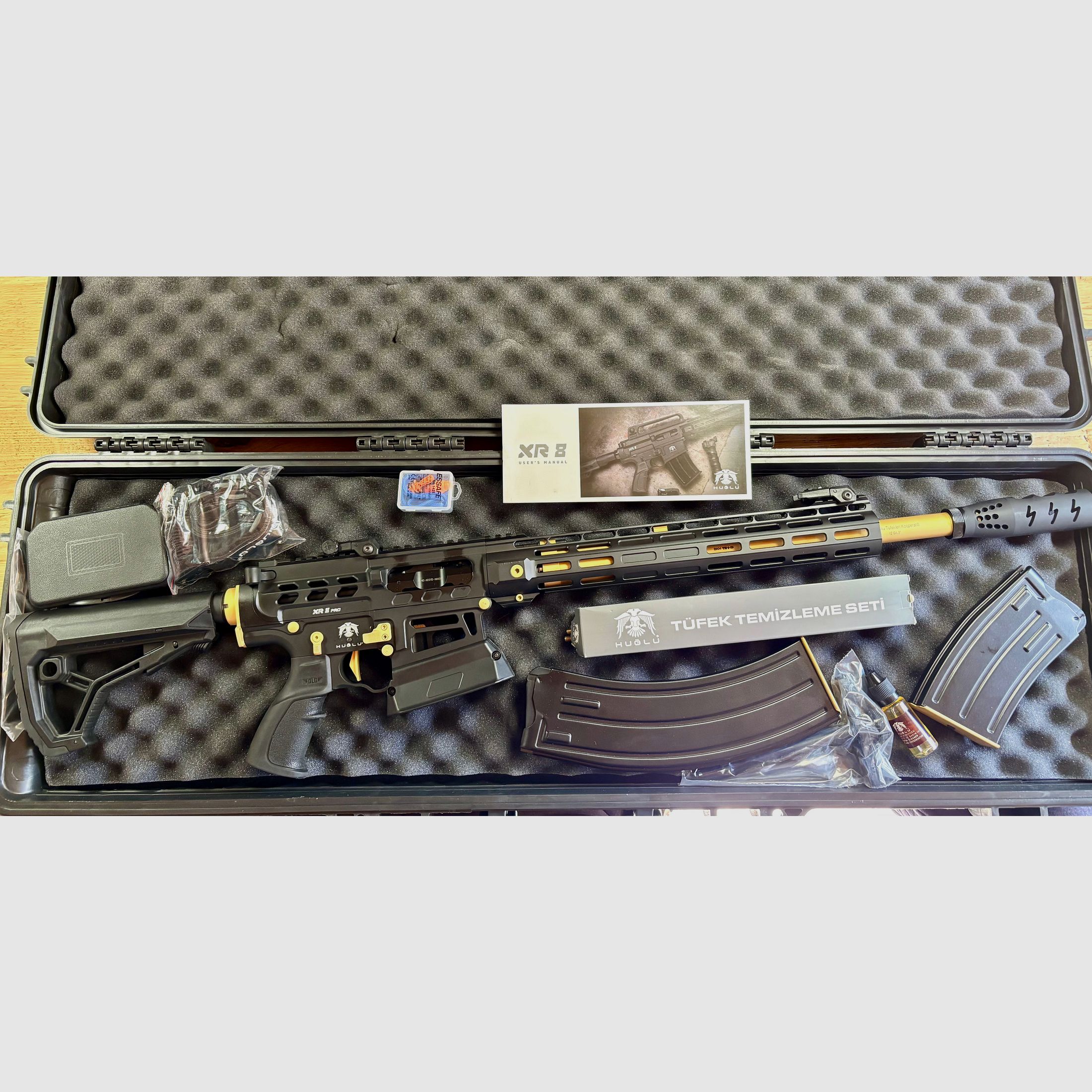 halfautom. Geweer met kastenmagazijn HUGLU XR 8 PRO GOLD Kaliber 12/76 - IPSC - Meerdistantie - Snelheid