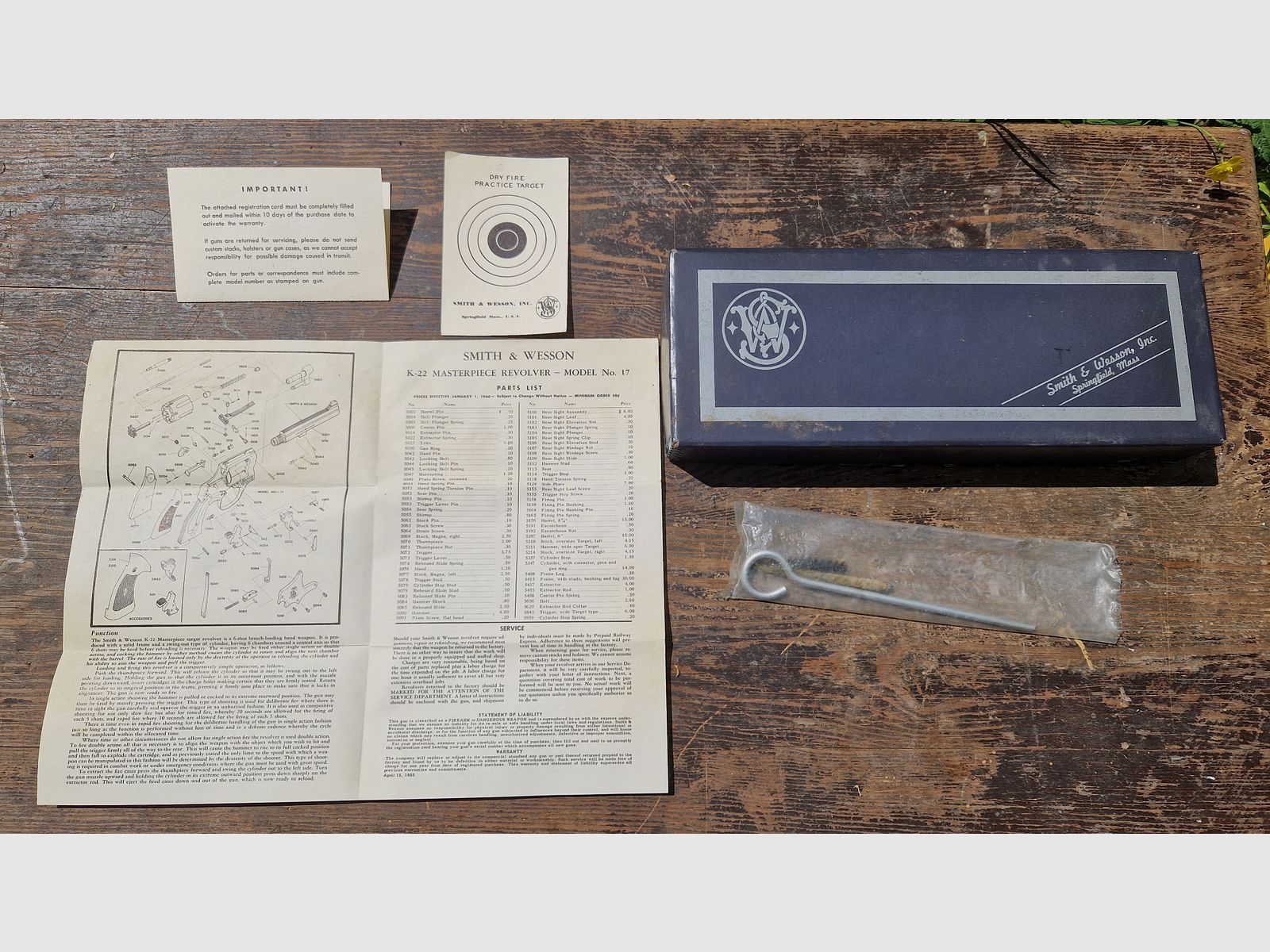 1955 VTG SMITH & WESSON MOD 14 MOD 17 ALTER KARTON SCHACHTEL MIT EXPLOSIONSZEICHNUNG UND ZUBEHÖR